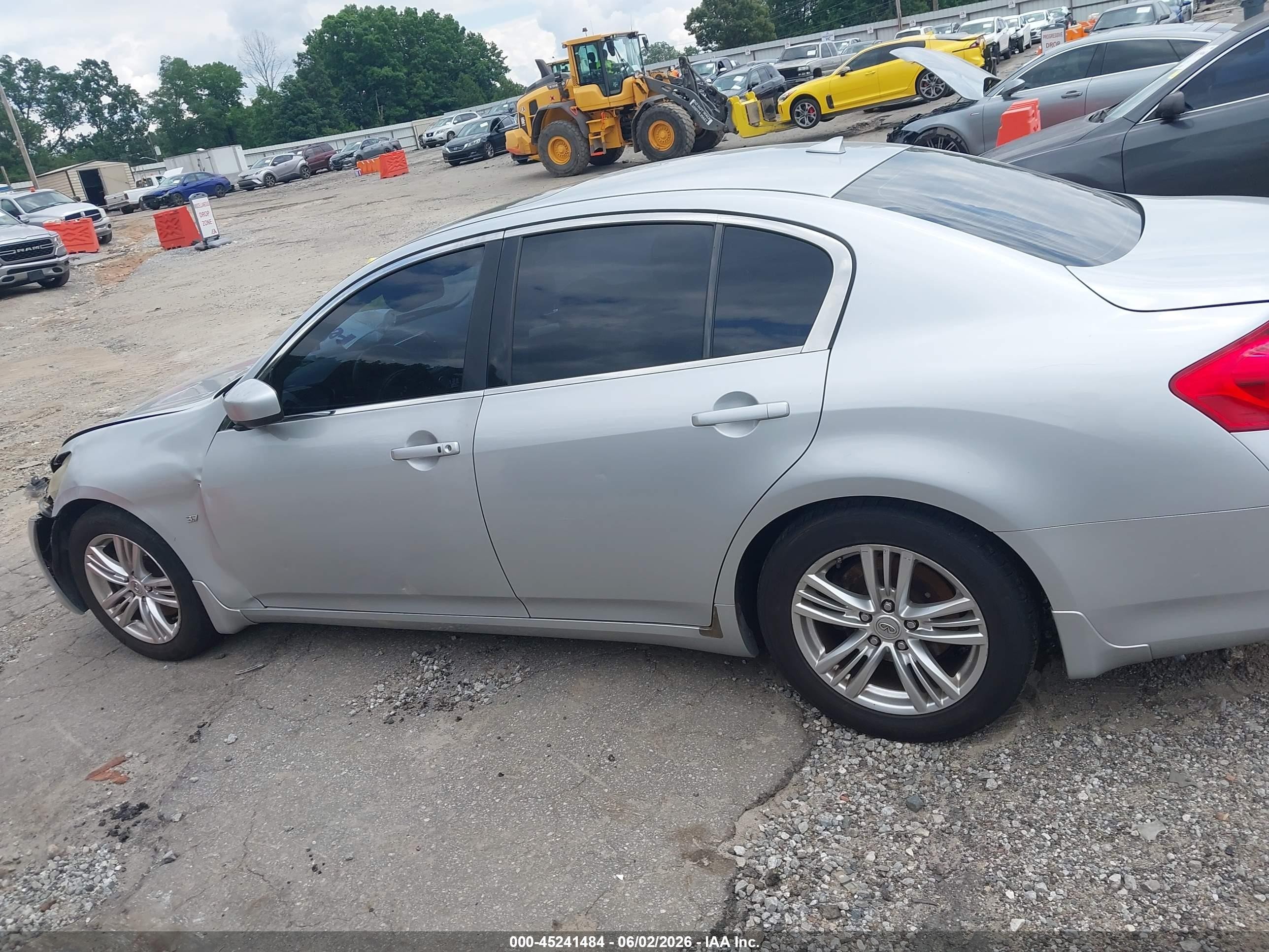 2015 Infiniti Q40   Silver vin: JN1CV6AP7FM502814