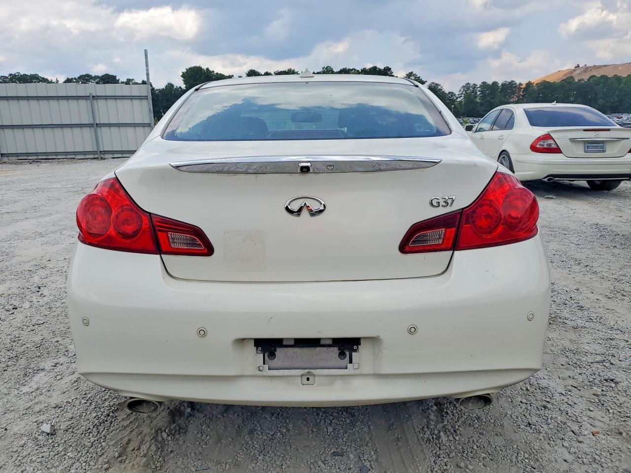 2010 Infiniti G37 Sedan Base White vin: JN1CV6AP8AM202501
