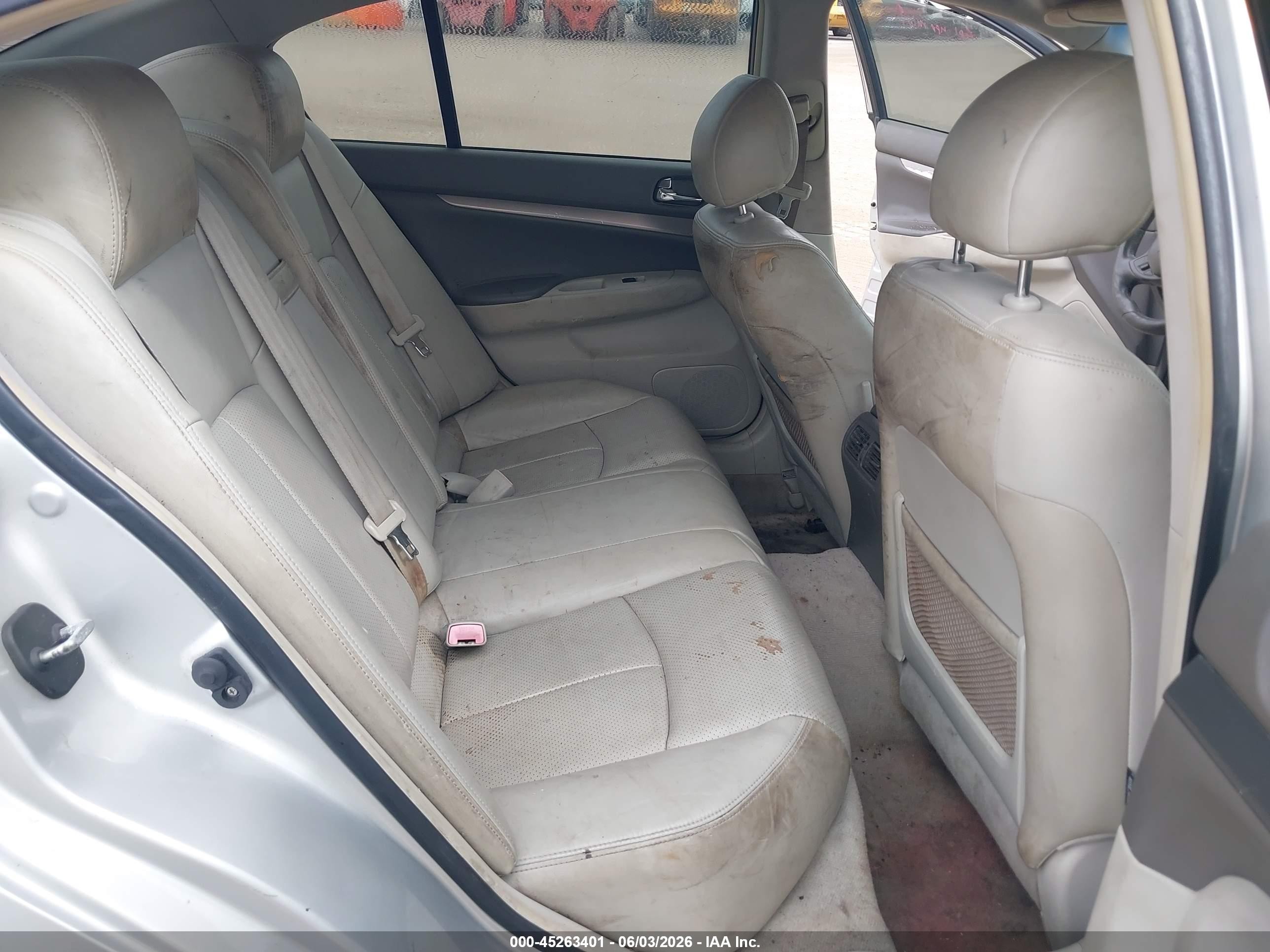 2011 Infiniti G37 Journey Silver vin: JN1CV6AP8BM502637