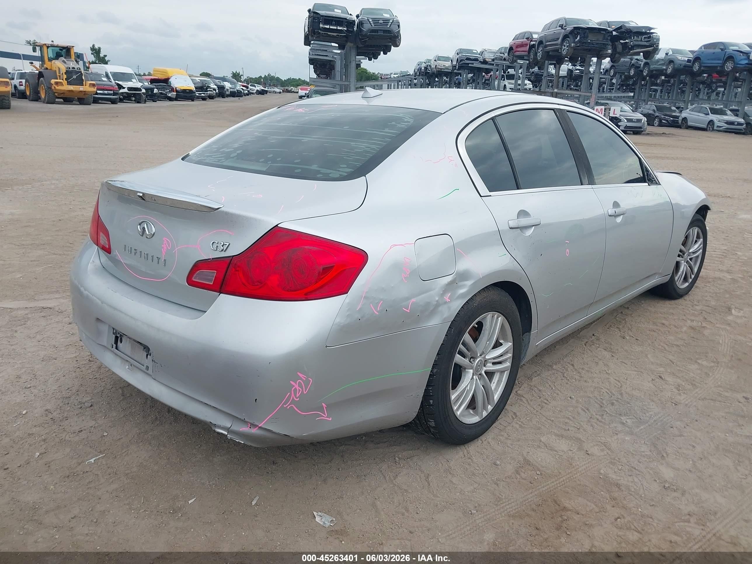2011 Infiniti G37 Journey Silver vin: JN1CV6AP8BM502637