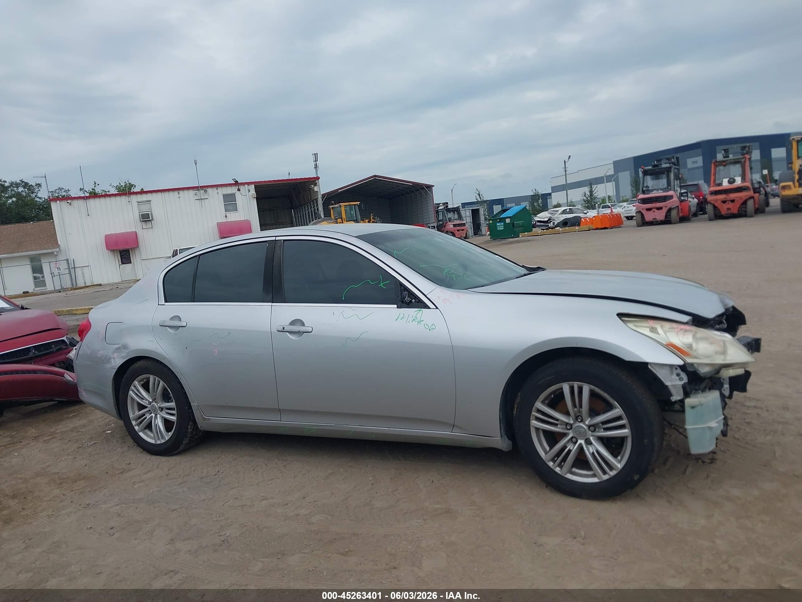 2011 Infiniti G37 Journey Silver vin: JN1CV6AP8BM502637