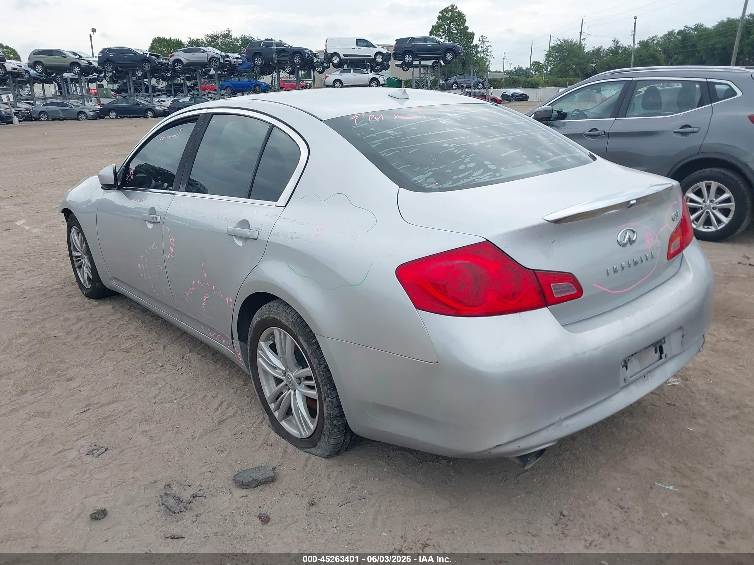 2011 Infiniti G37 Journey Silver vin: JN1CV6AP8BM502637