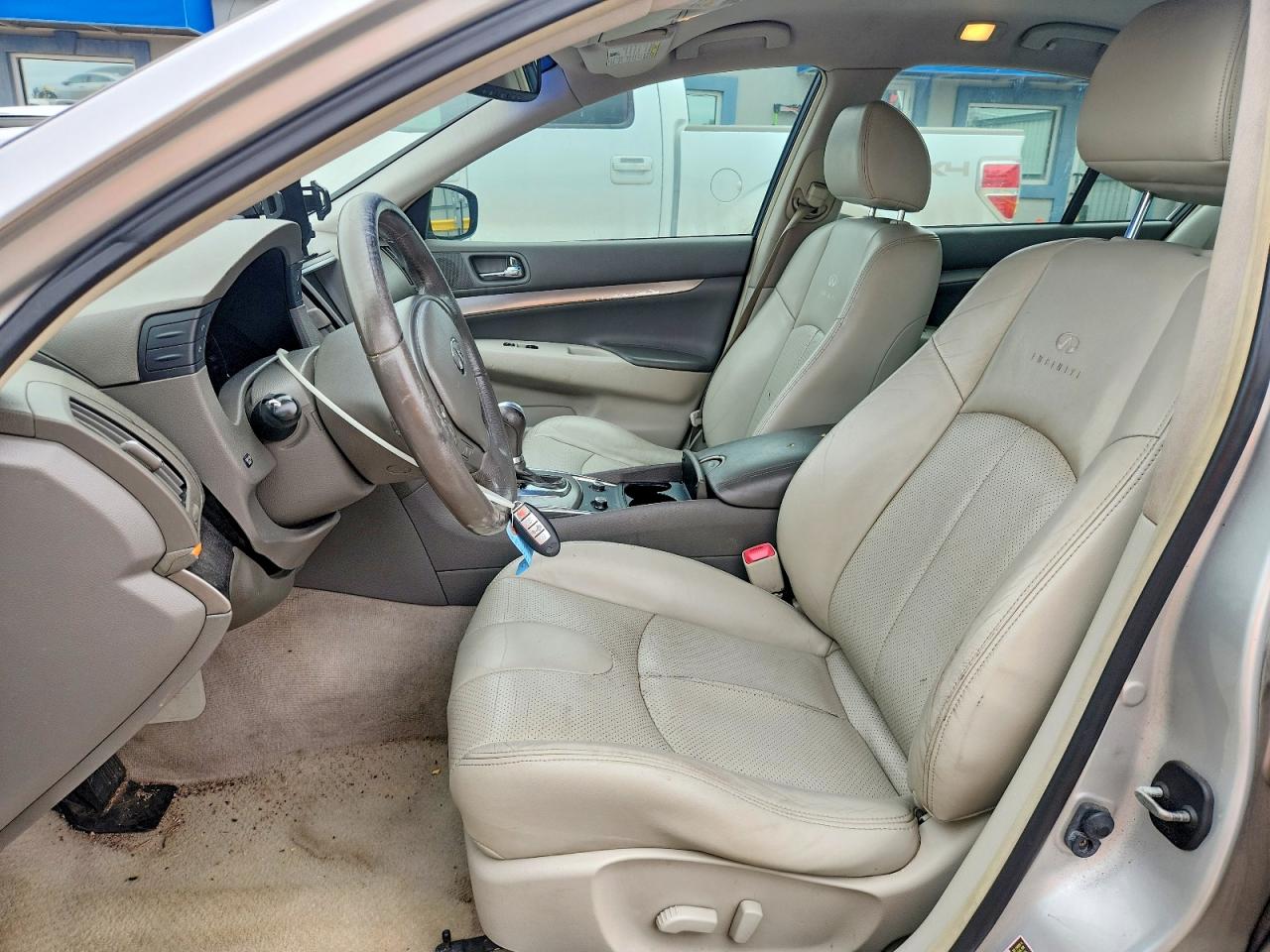 2011 Infiniti G37 Sedan Journey Silver vin: JN1CV6AP8BM506056