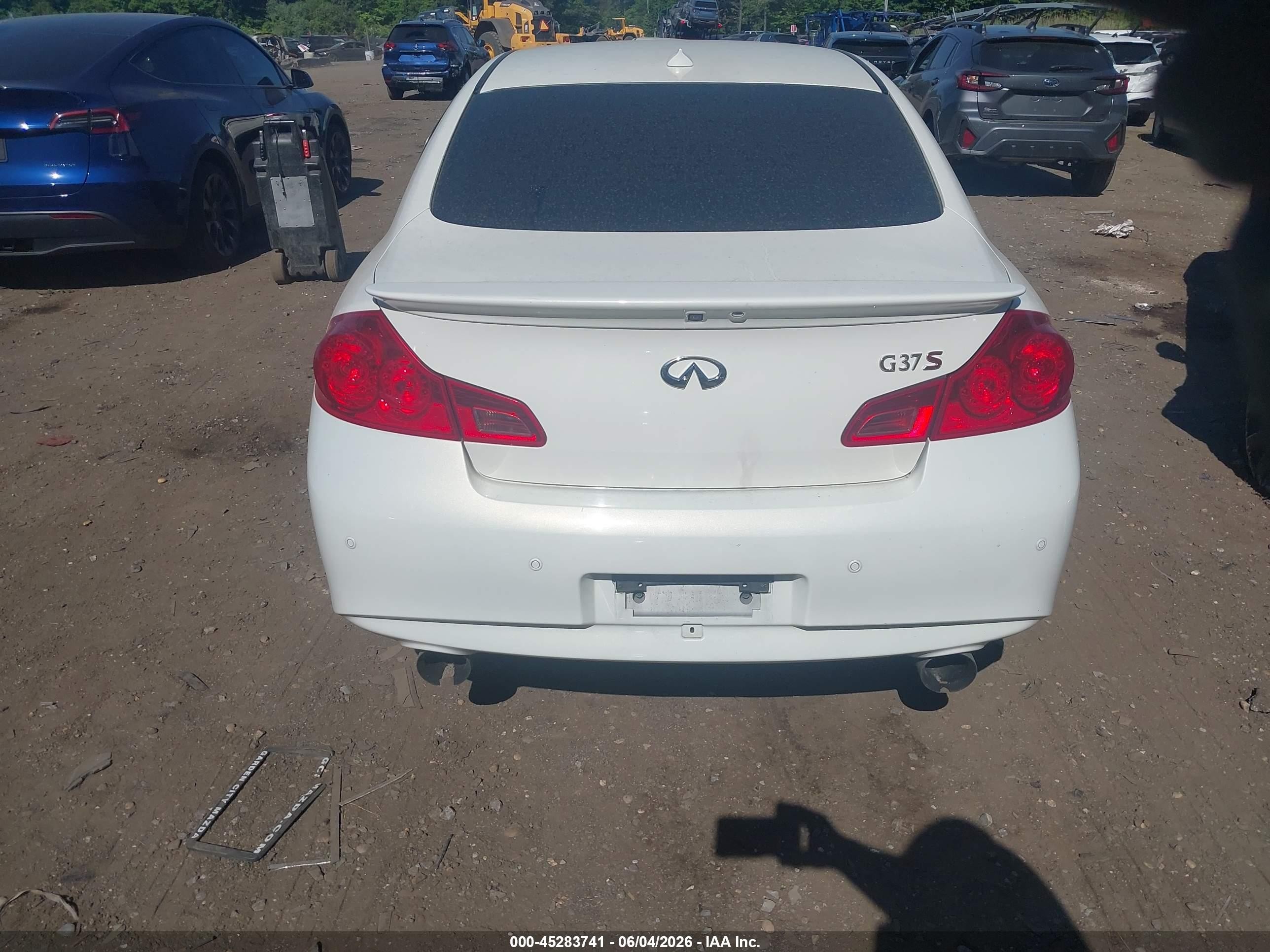 2013 Infiniti G37 Journey White vin: JN1CV6AP8DM302831