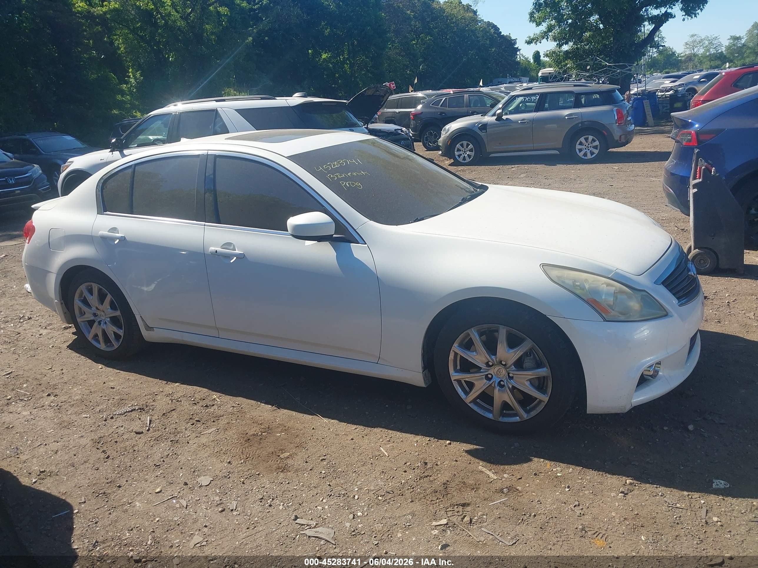 2013 Infiniti G37 Journey White vin: JN1CV6AP8DM302831