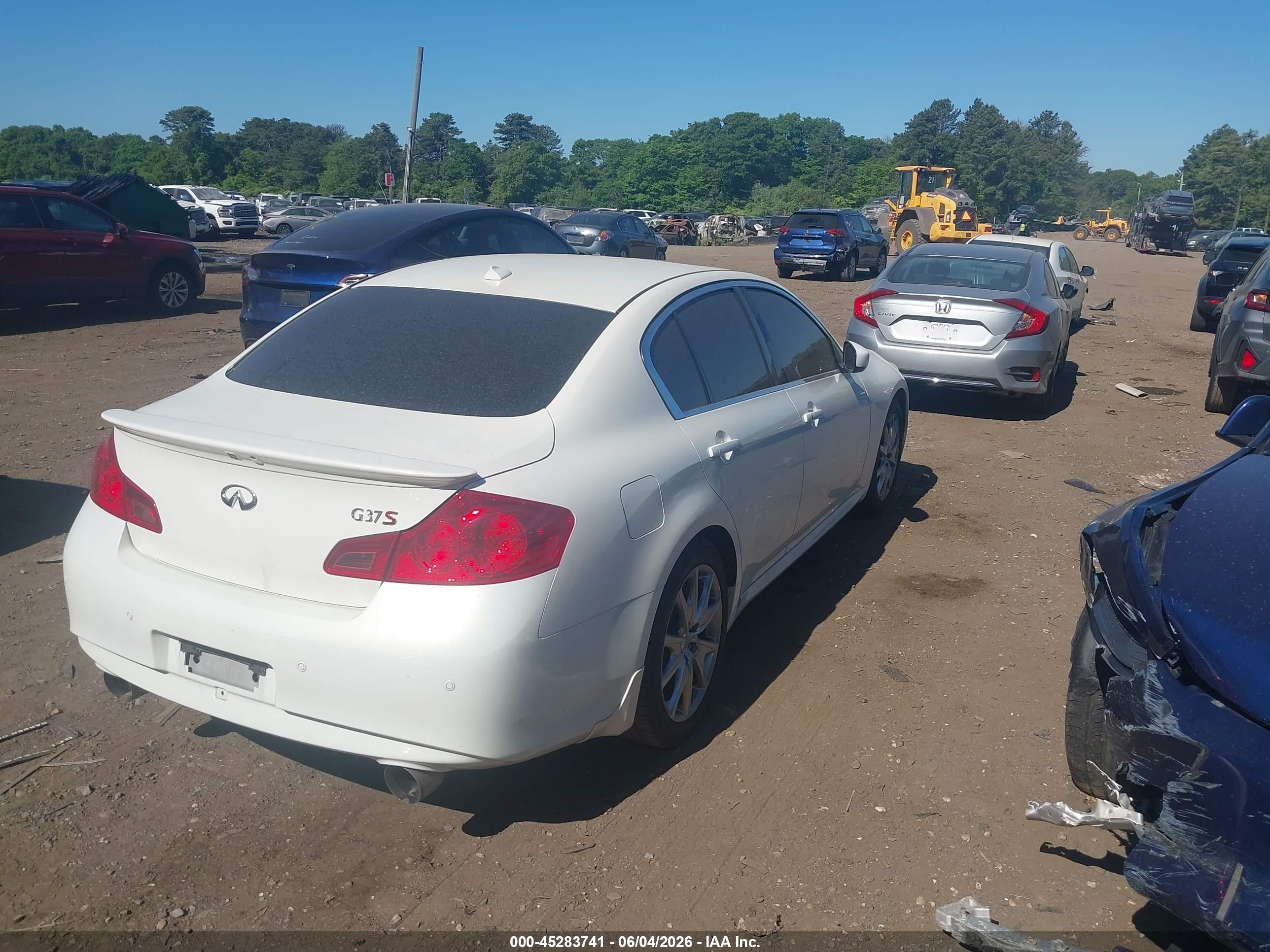 2013 Infiniti G37 Journey White vin: JN1CV6AP8DM302831