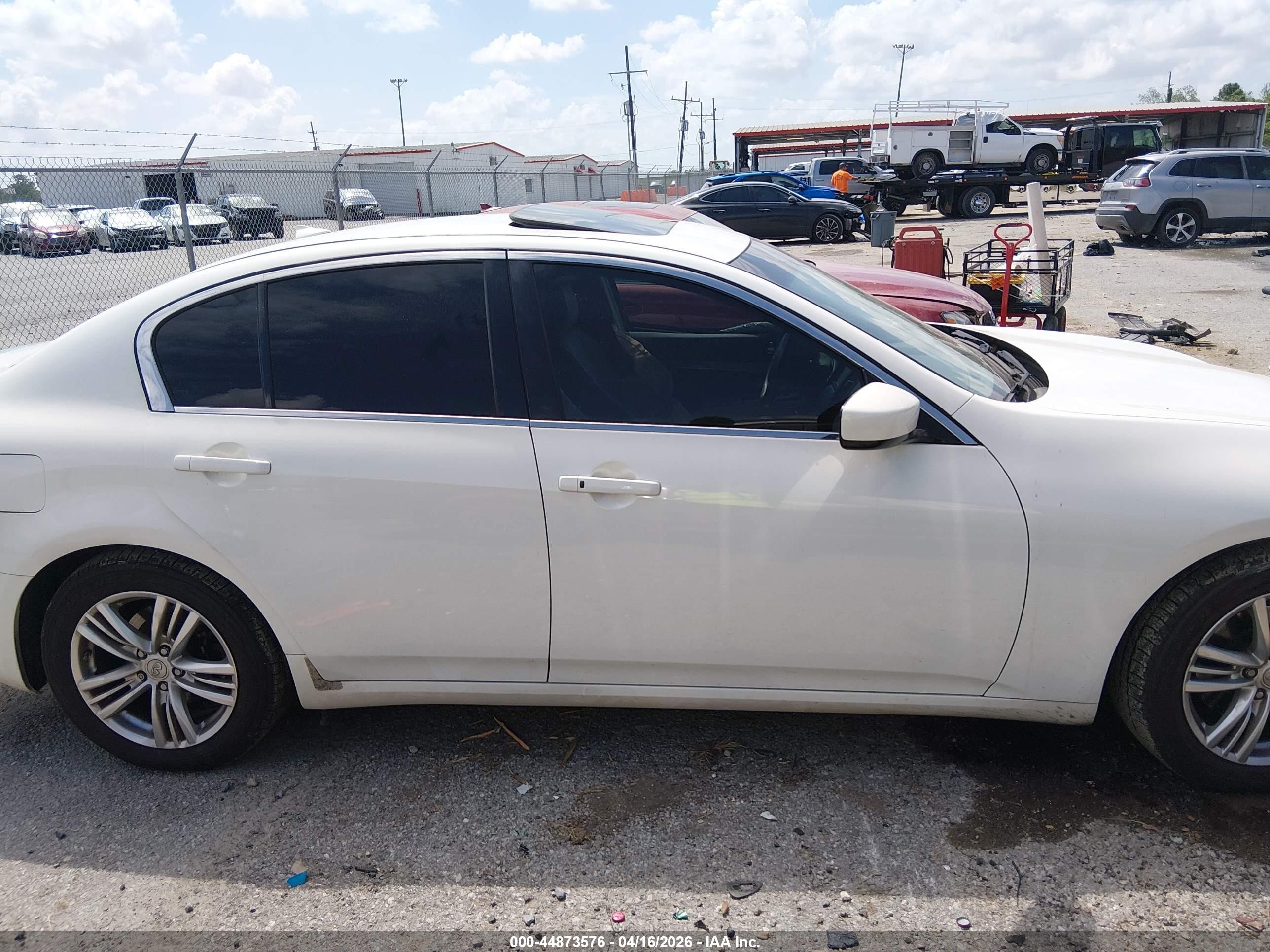 2013 Infiniti G37 Journey White vin: JN1CV6AP8DM304854
