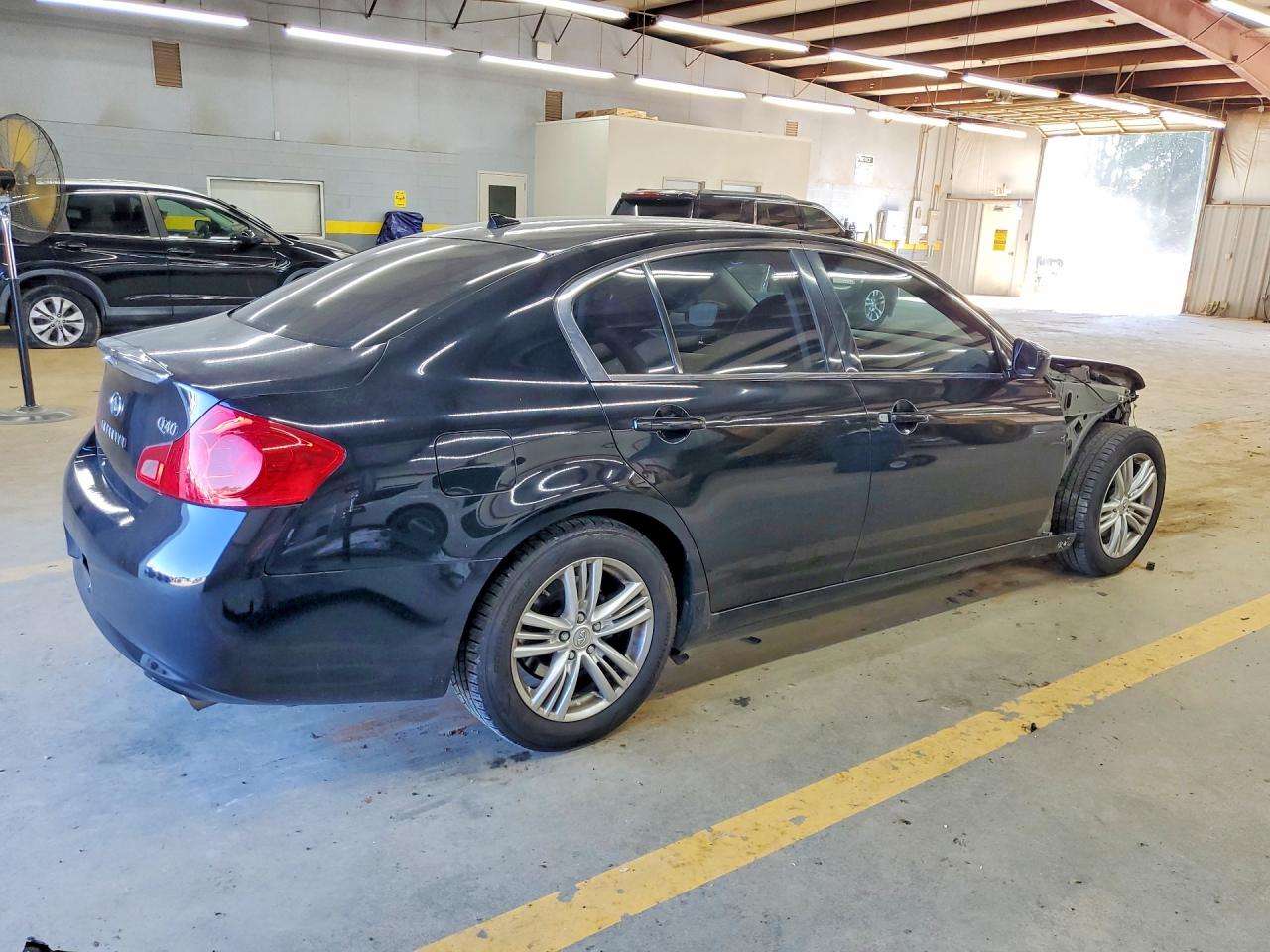 2015 Infiniti Q40 Base Черный vin: JN1CV6AP8FM501428