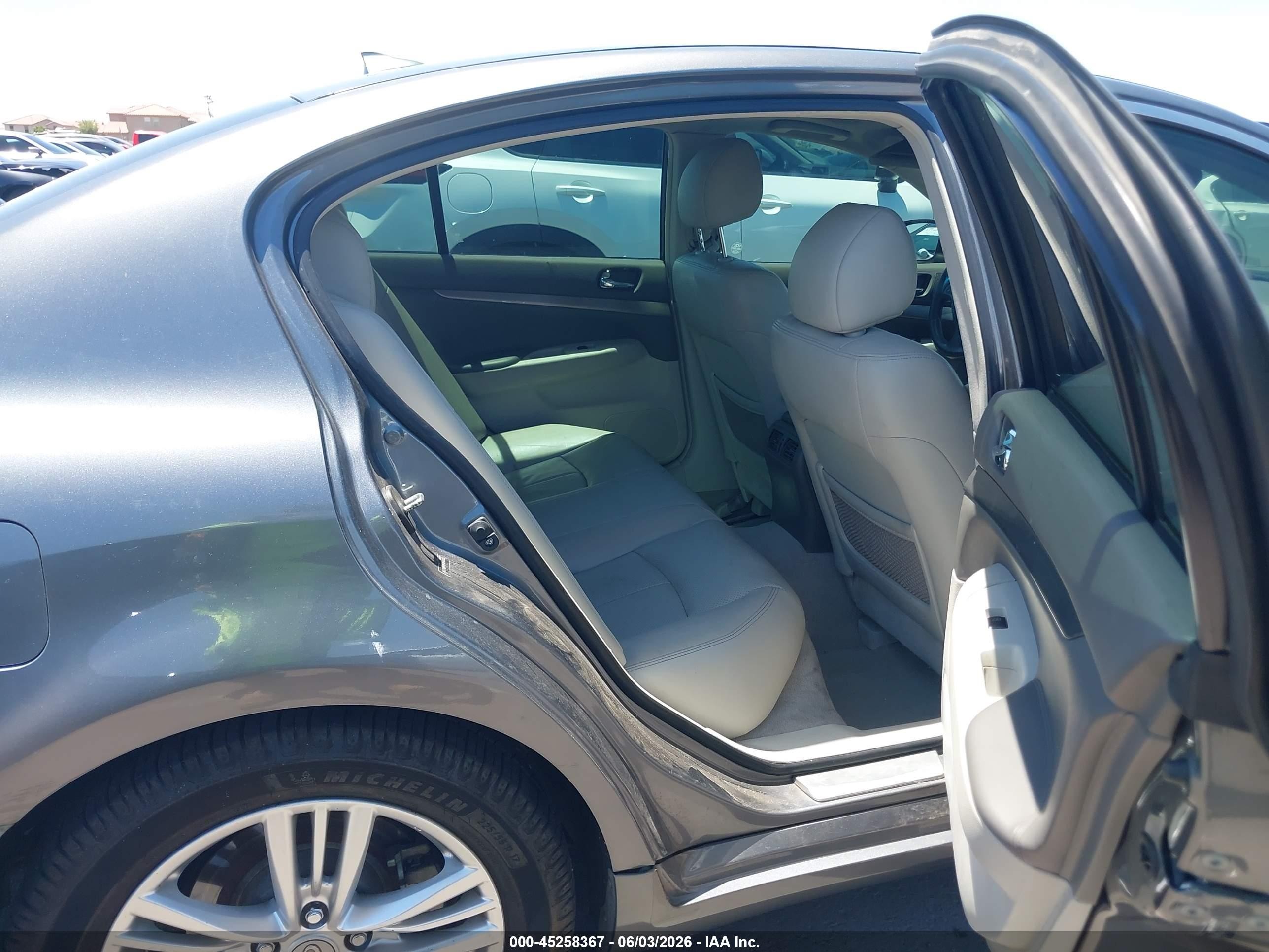 2015 Infiniti Q40   Gray vin: JN1CV6AP8FM503325