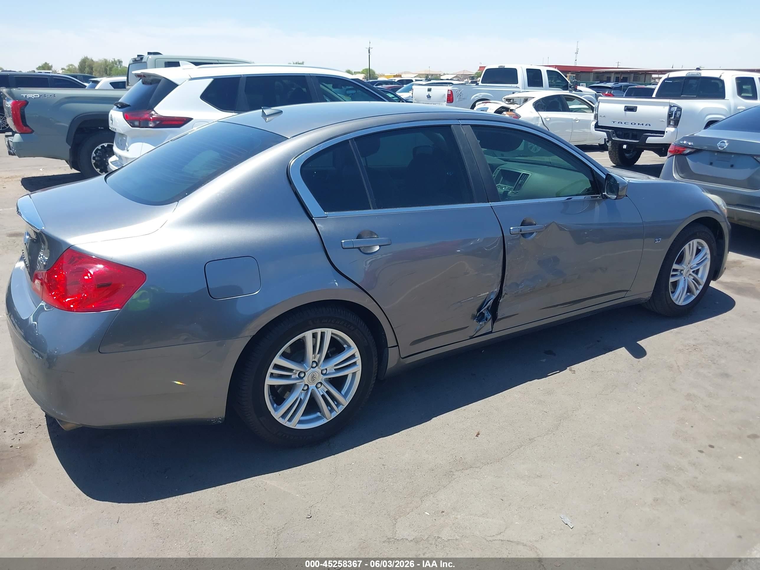 2015 Infiniti Q40   Gray vin: JN1CV6AP8FM503325