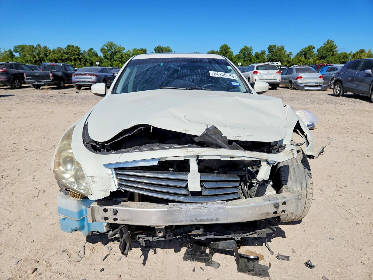 2015 Infiniti Q40 Base Белый vin: JN1CV6AP8FM580034