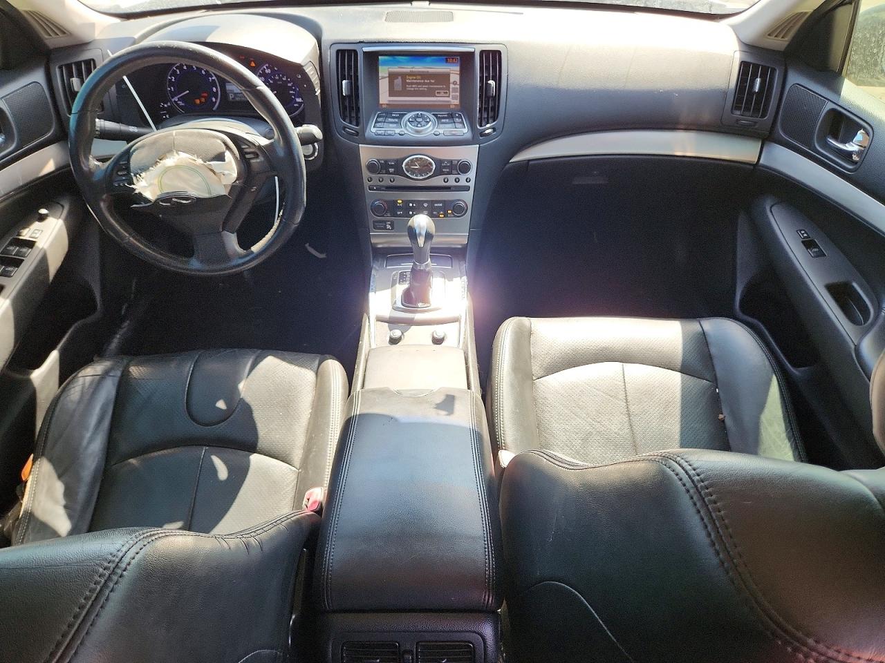 2015 Infiniti Q40 Base Белый vin: JN1CV6AP8FM580034