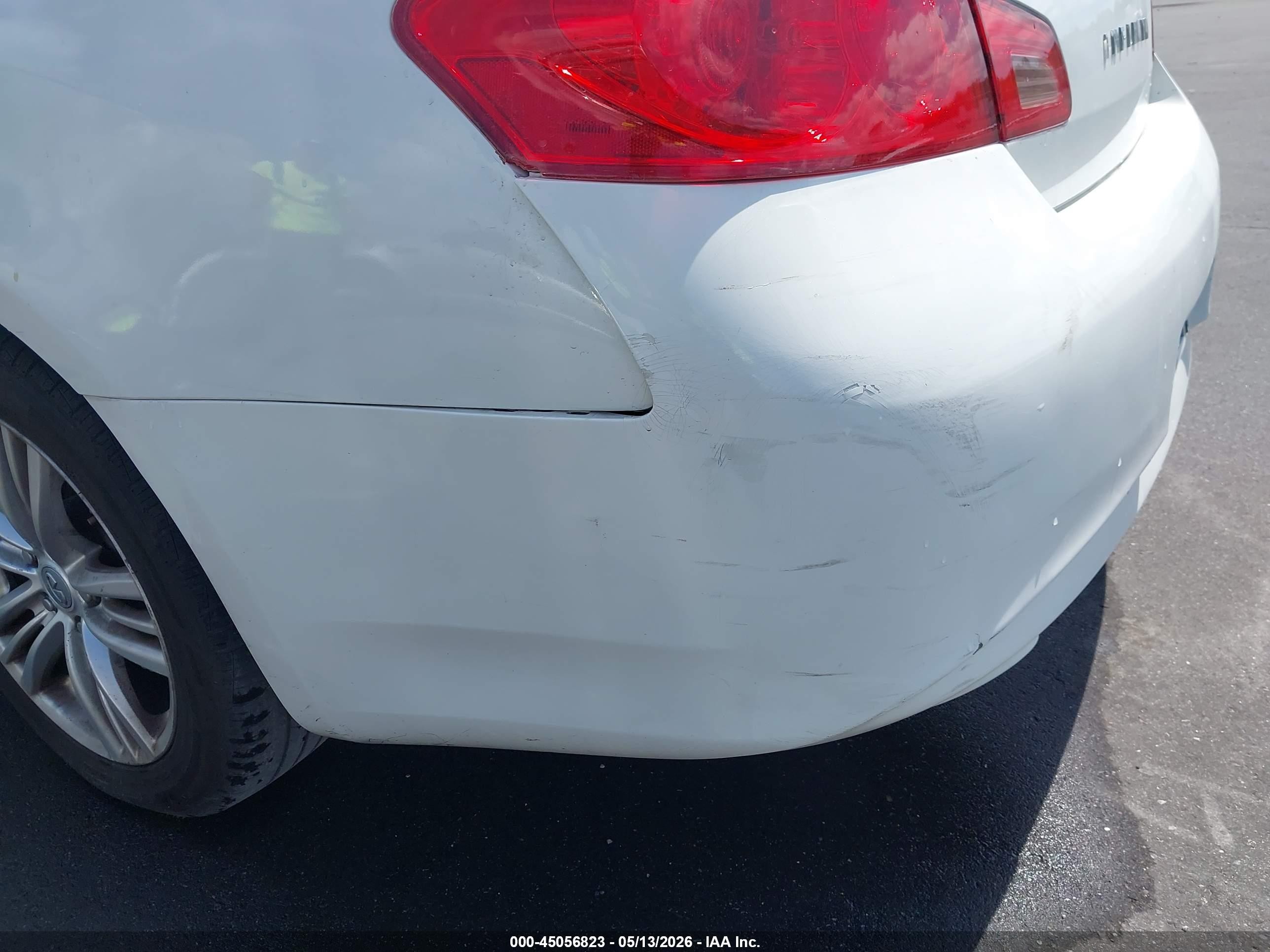 2010 Infiniti G37   Белый vin: JN1CV6AP9AM404487