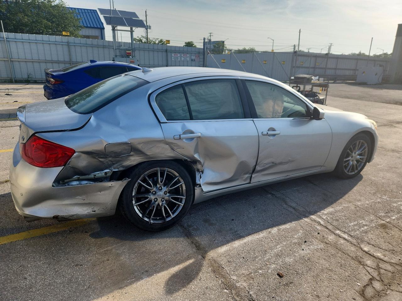 2010 Infiniti G37 Sedan Base Серебряный vin: JN1CV6AP9AM406045