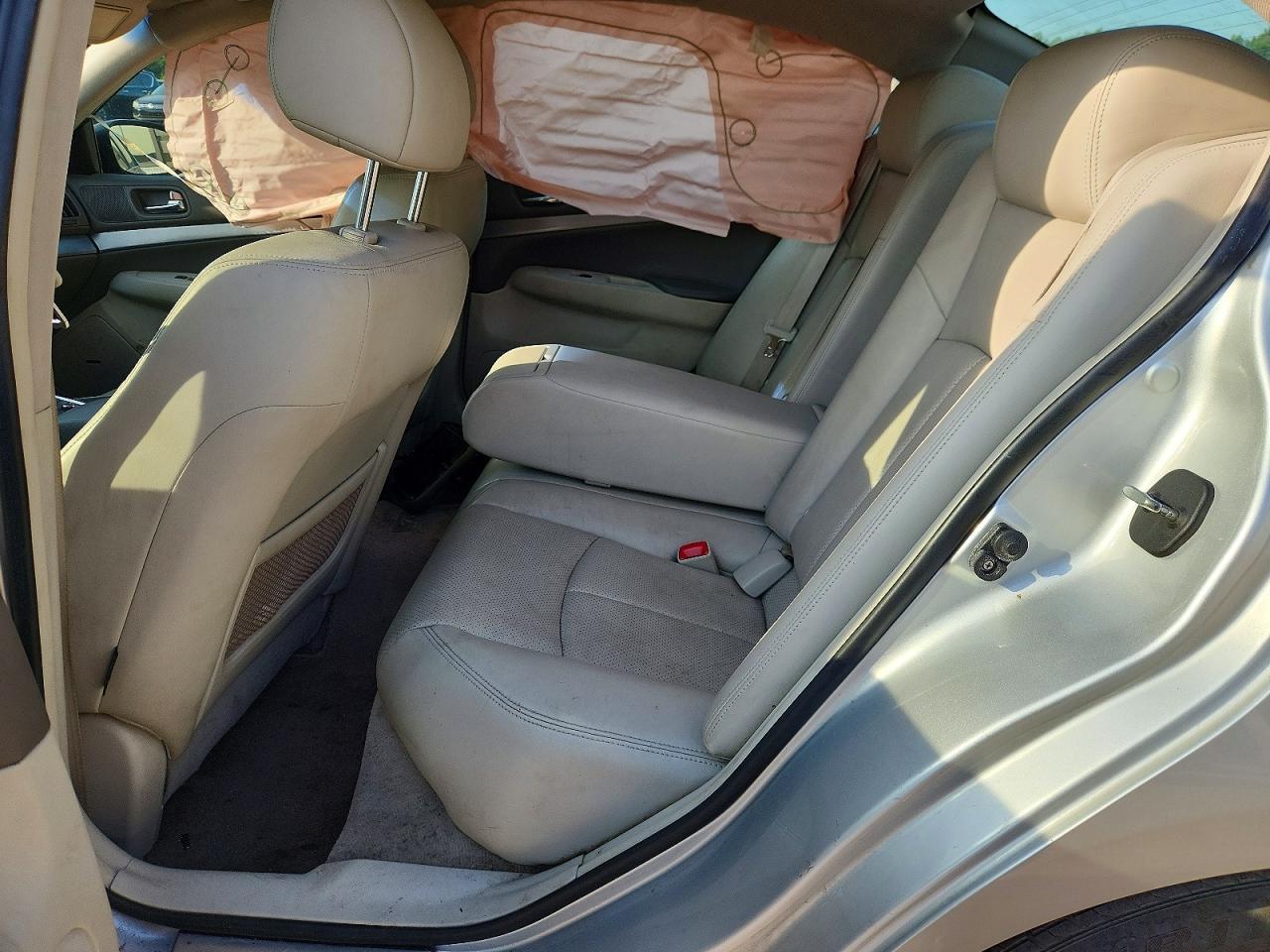 2010 Infiniti G37 Sedan Base Серебряный vin: JN1CV6AP9AM406045