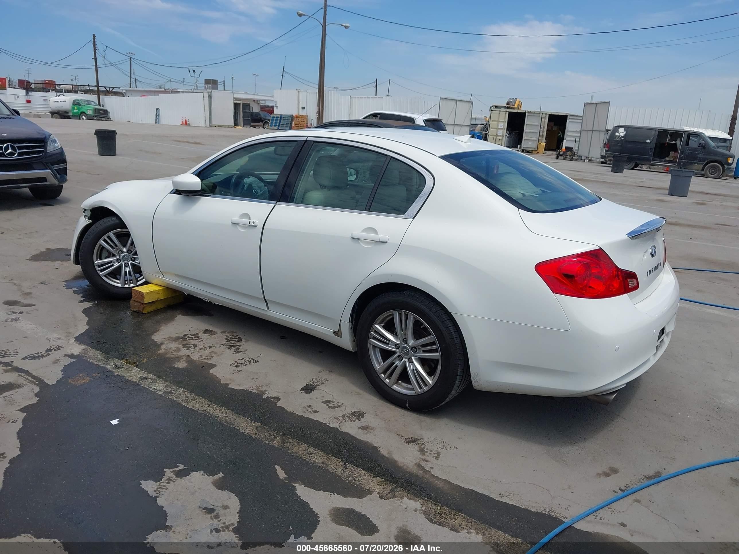 2011 Infiniti G37 Journey White vin: JN1CV6AP9BM300289