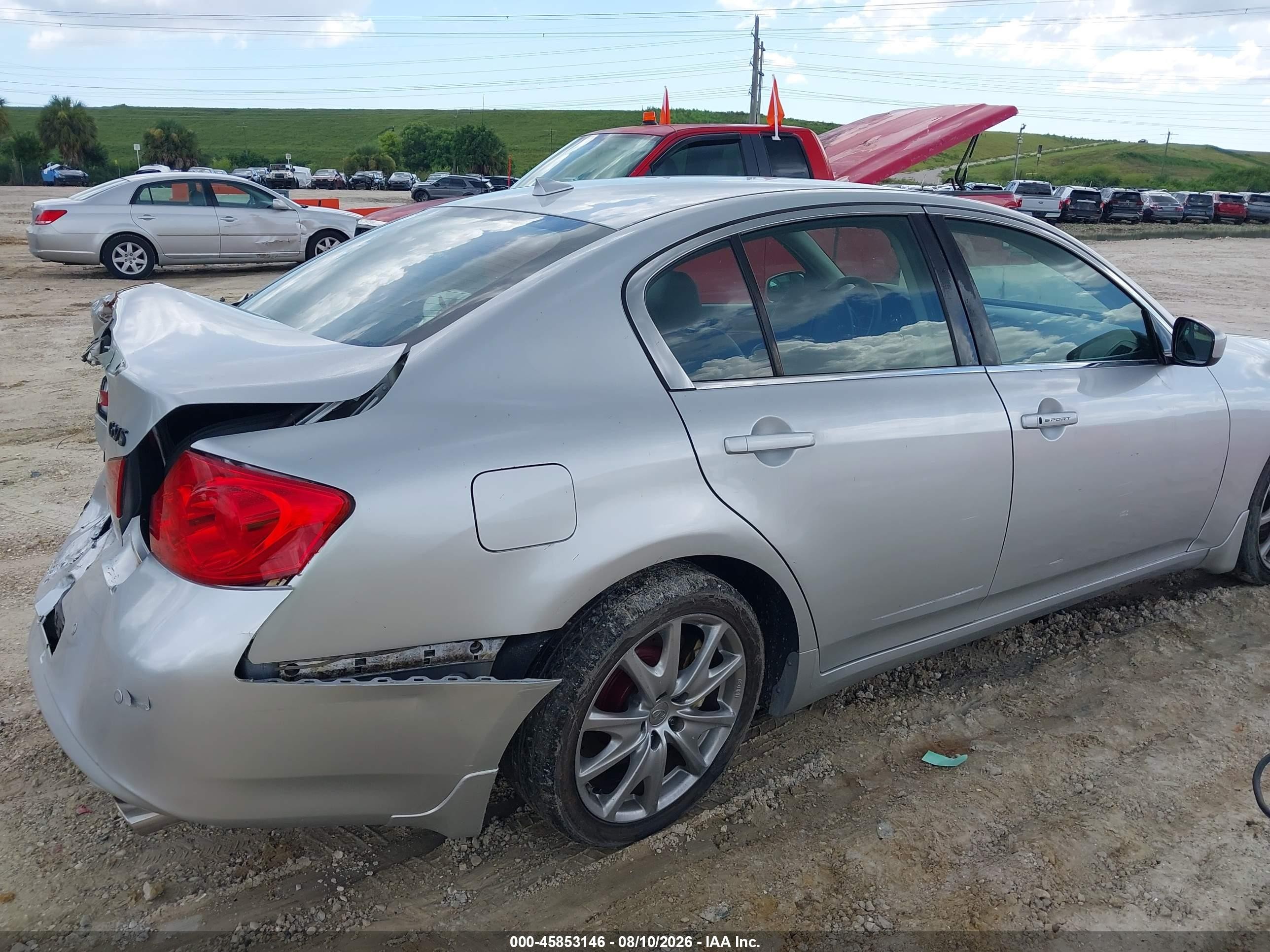 2011 Infiniti G37 Journey Silver vin: JN1CV6AP9BM301801