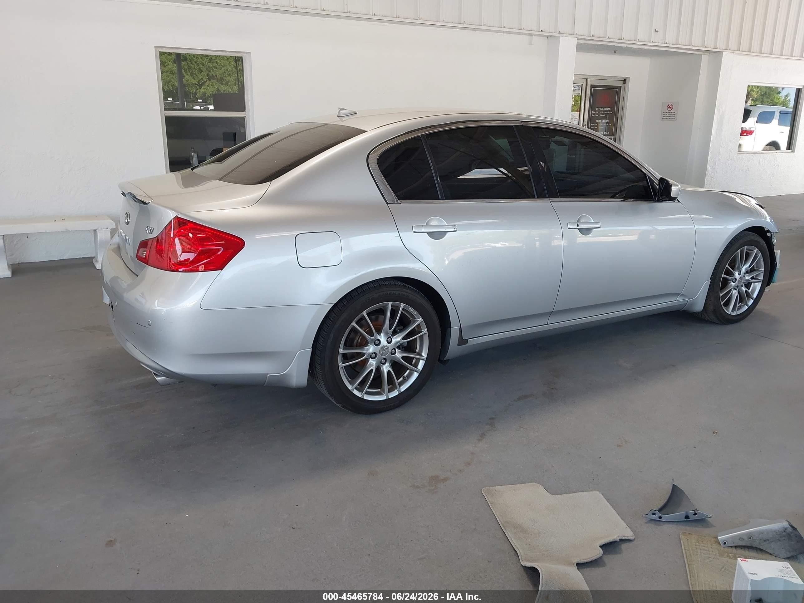 2011 Infiniti G37 Journey Silver vin: JN1CV6AP9BM510570
