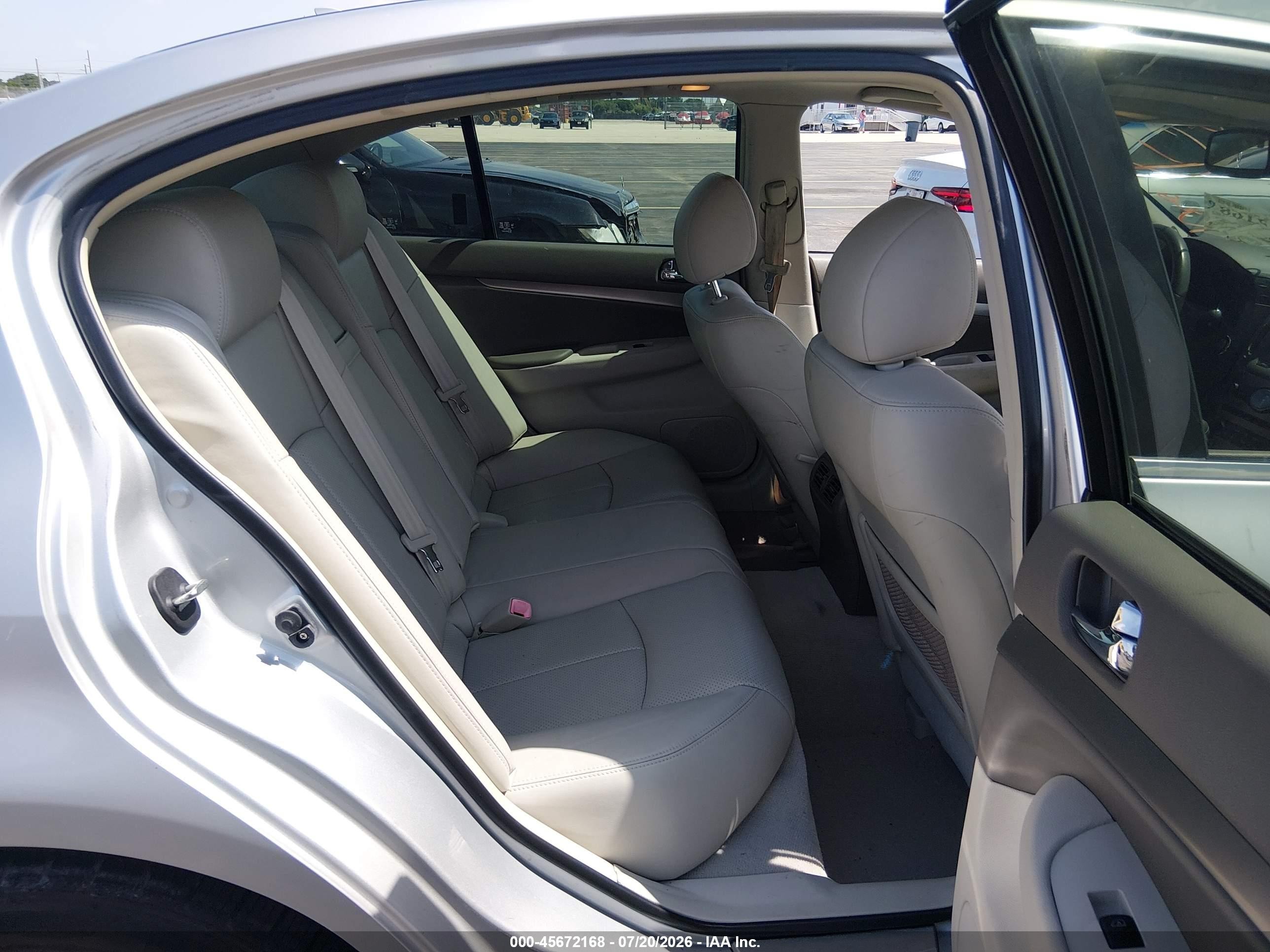 2012 Infiniti G37 Journey Silver vin: JN1CV6AP9CM622593
