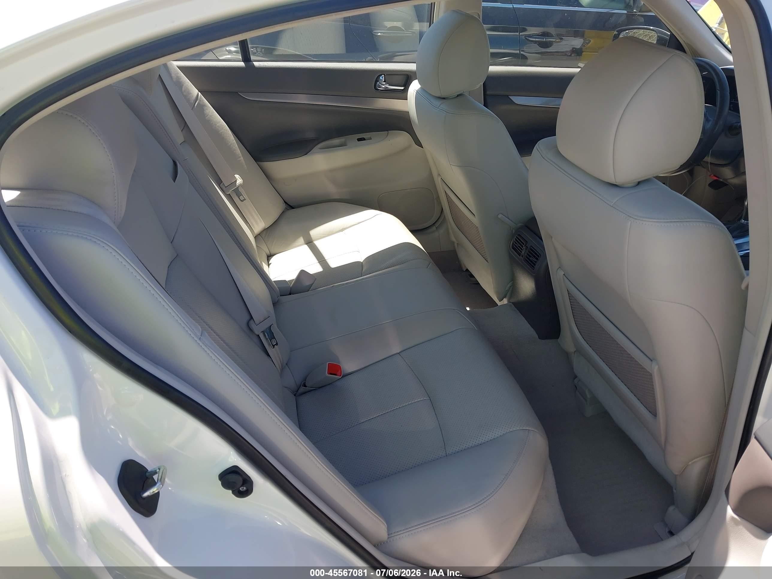 2013 Infiniti G37 Journey White vin: JN1CV6AP9DM304202