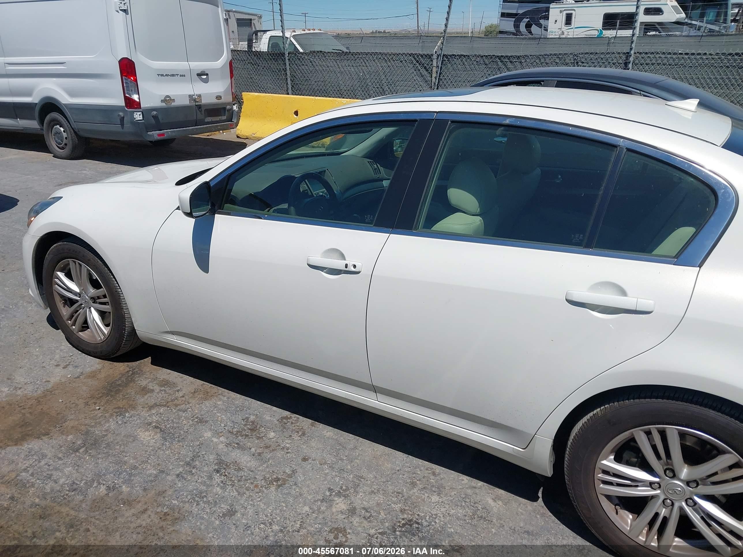2013 Infiniti G37 Journey White vin: JN1CV6AP9DM304202