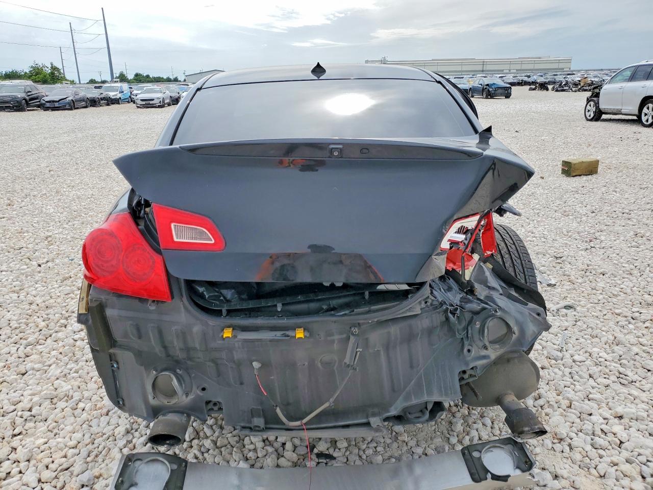 2015 Infiniti Q40 Base Черный vin: JN1CV6AP9FM503429
