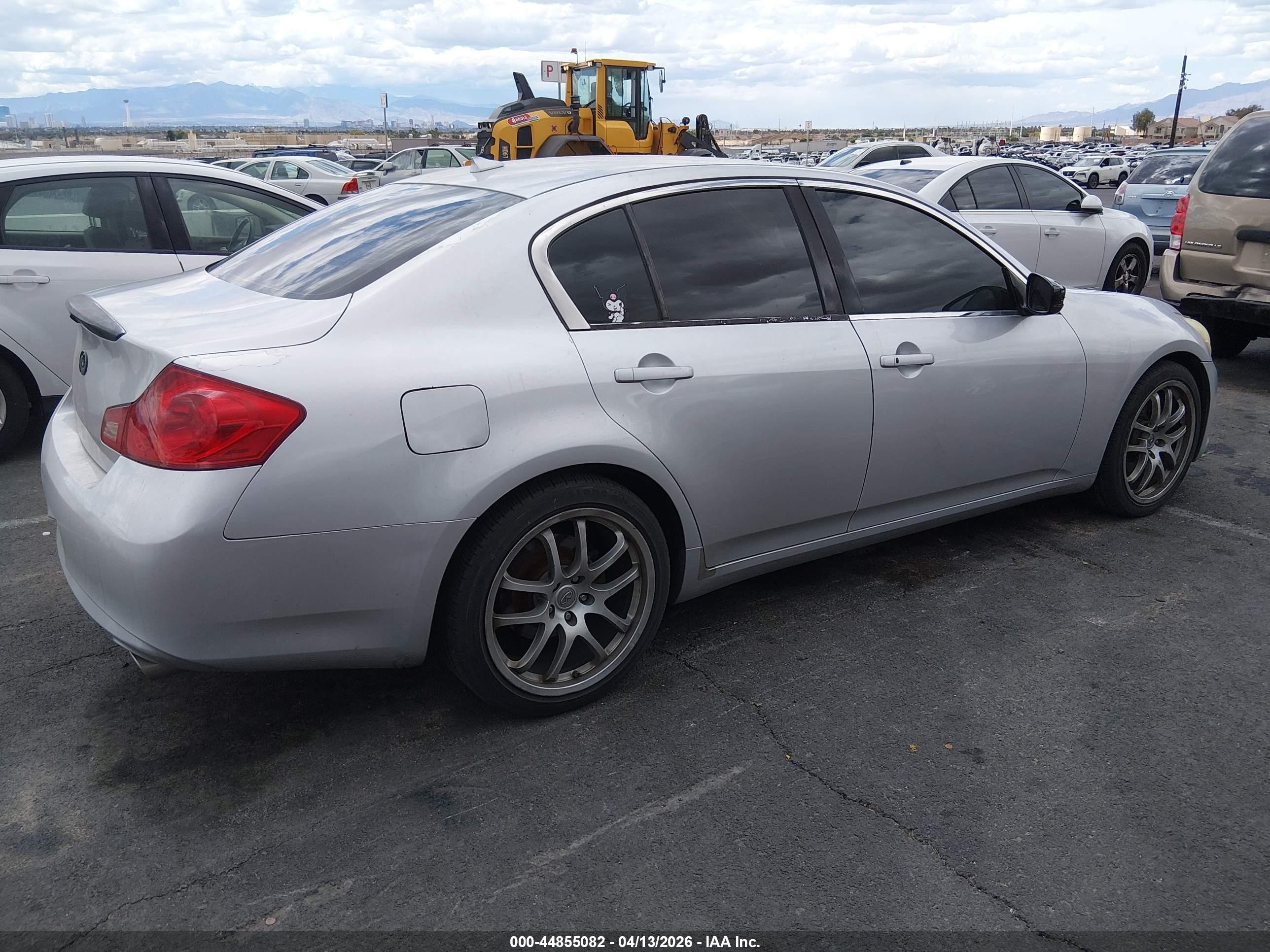 2011 Infiniti G37 Journey Silver vin: JN1CV6APXBM505409