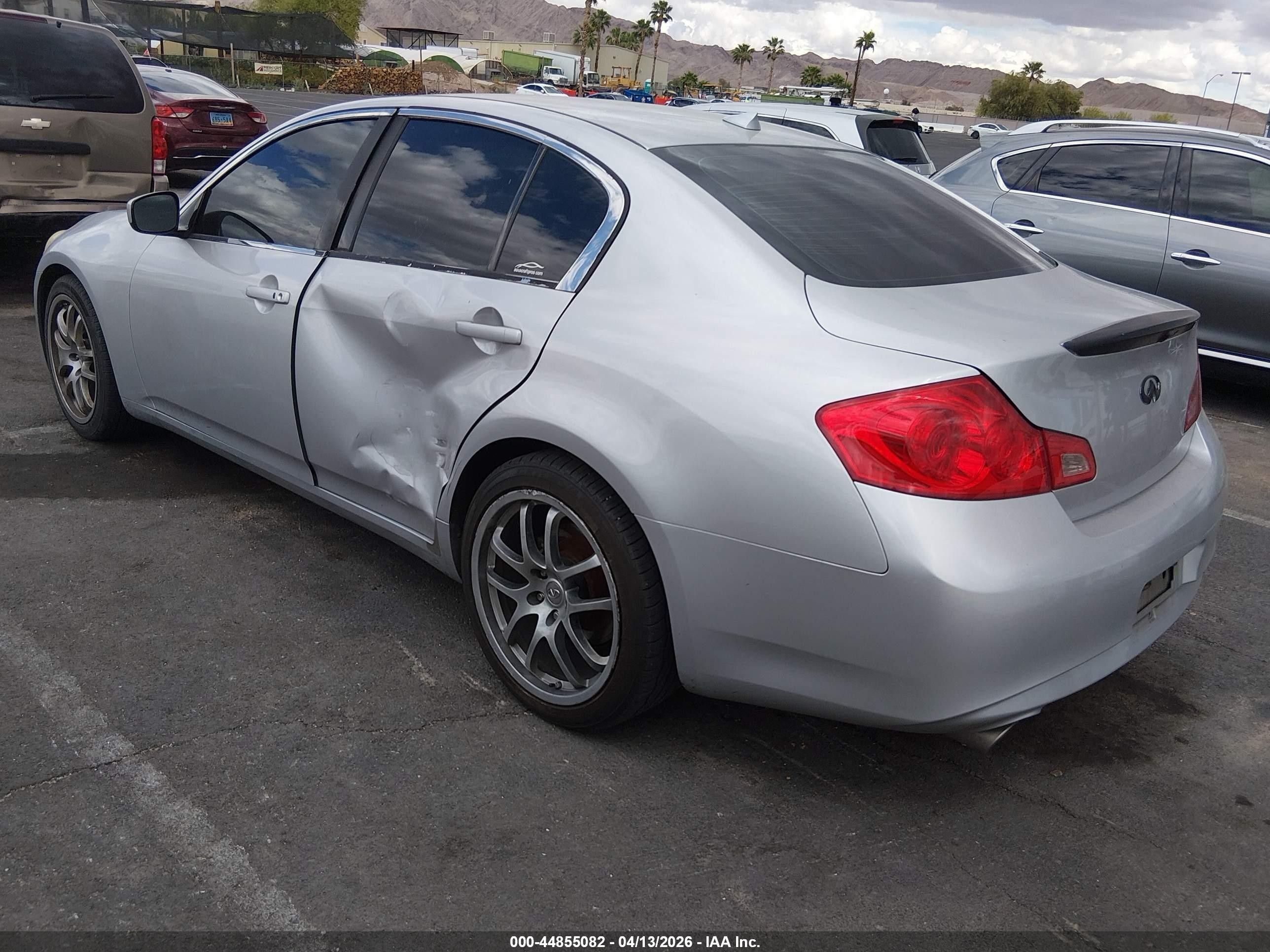 2011 Infiniti G37 Journey Silver vin: JN1CV6APXBM505409
