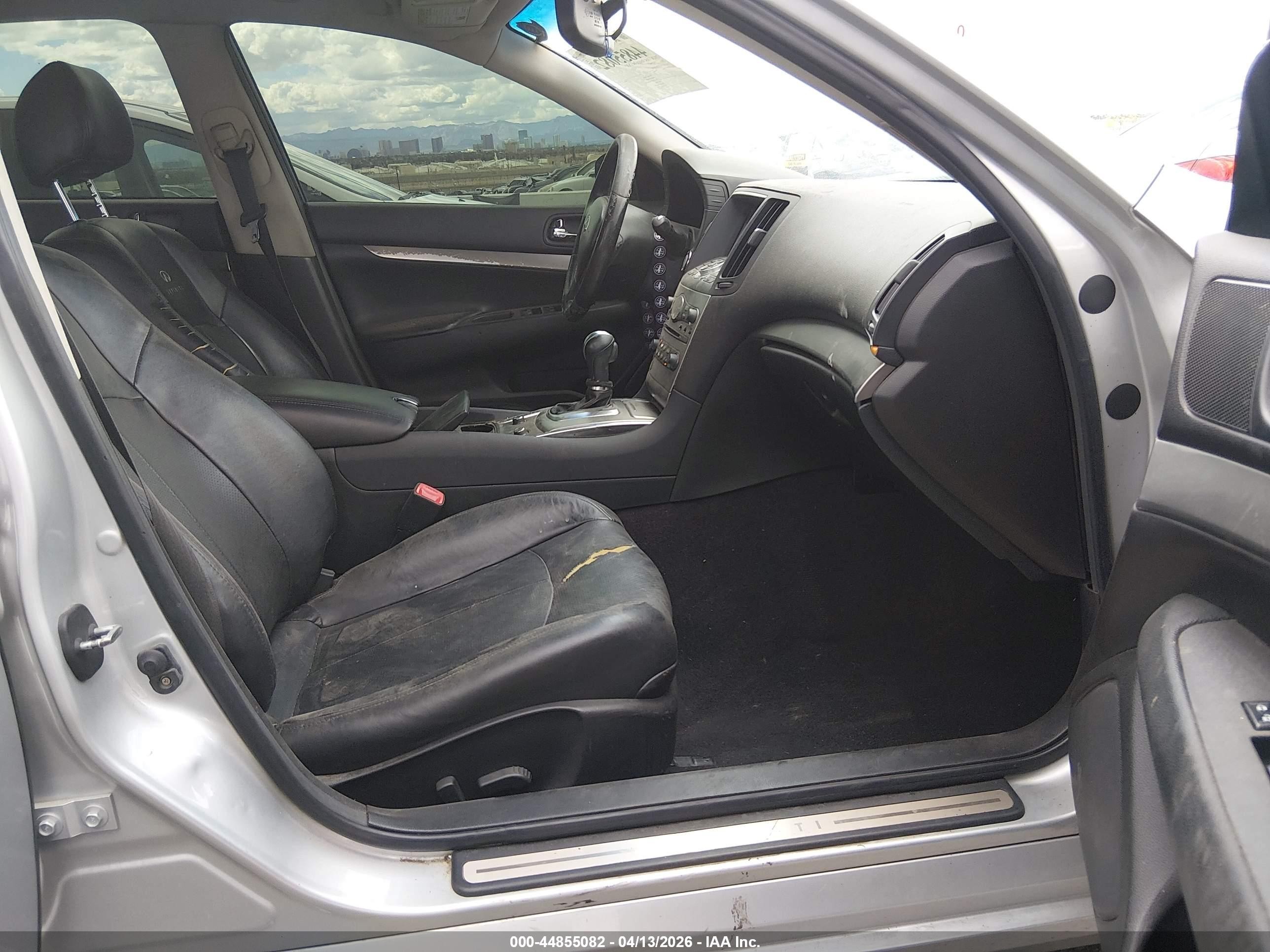 2011 Infiniti G37 Journey Silver vin: JN1CV6APXBM505409