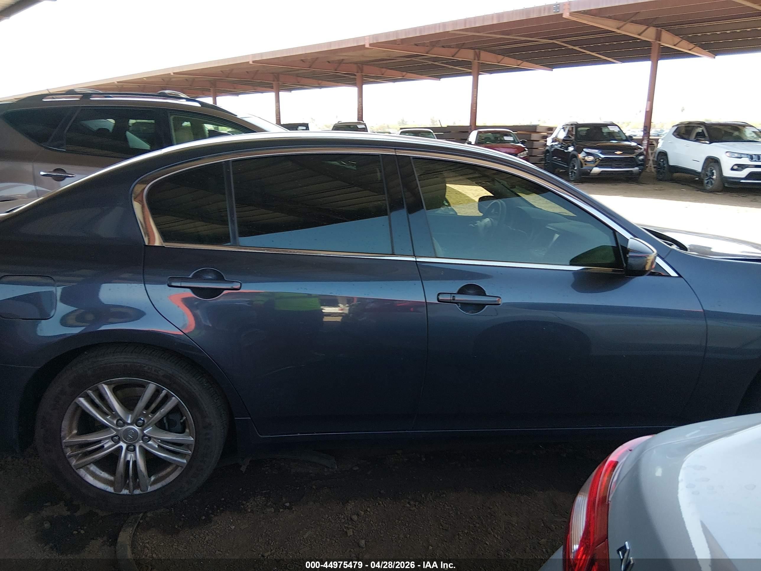 2011 Infiniti G37 Journey Золотой vin: JN1CV6APXBM509783