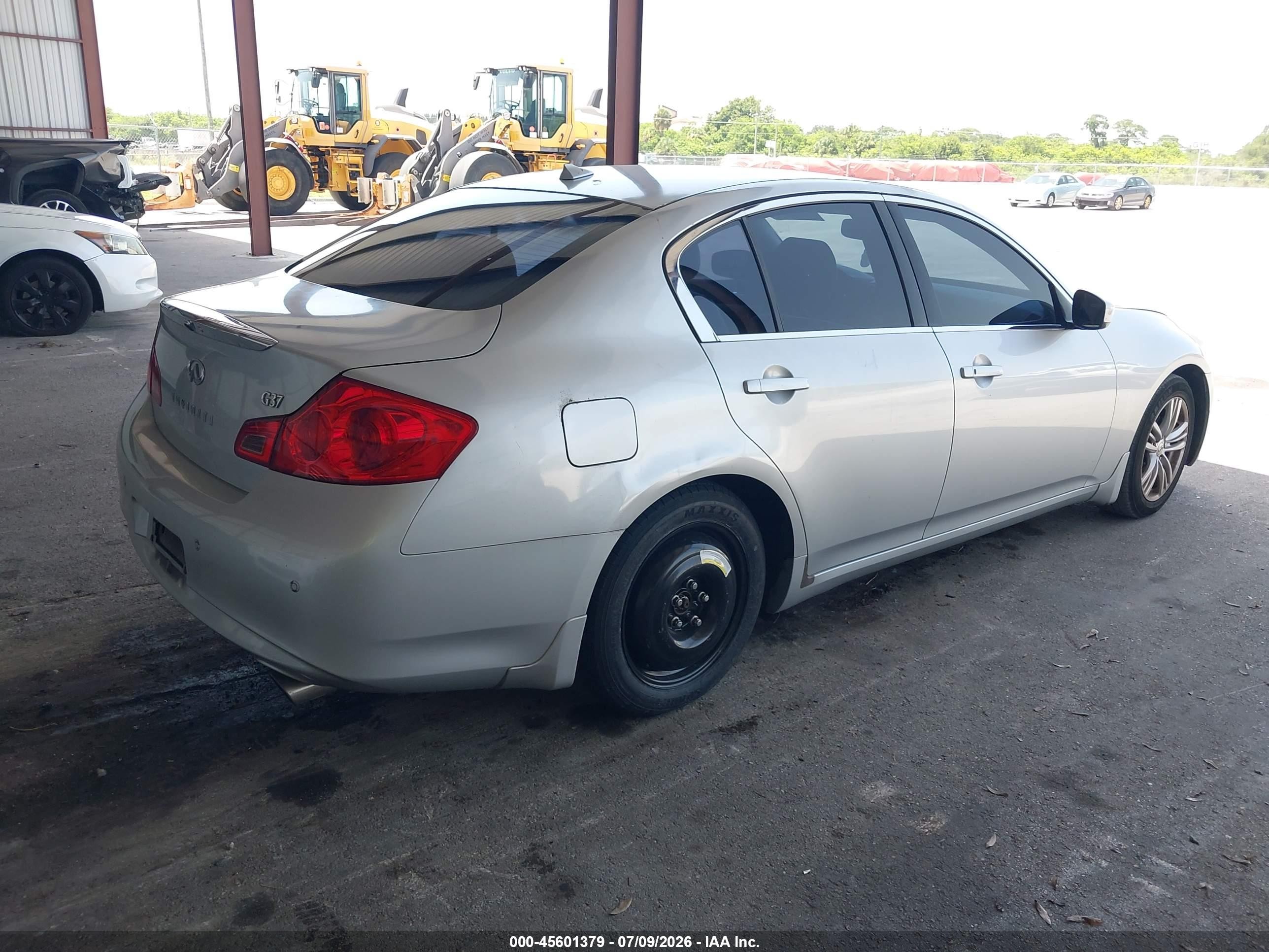 2013 Infiniti G37 Journey Silver vin: JN1CV6APXDM715849