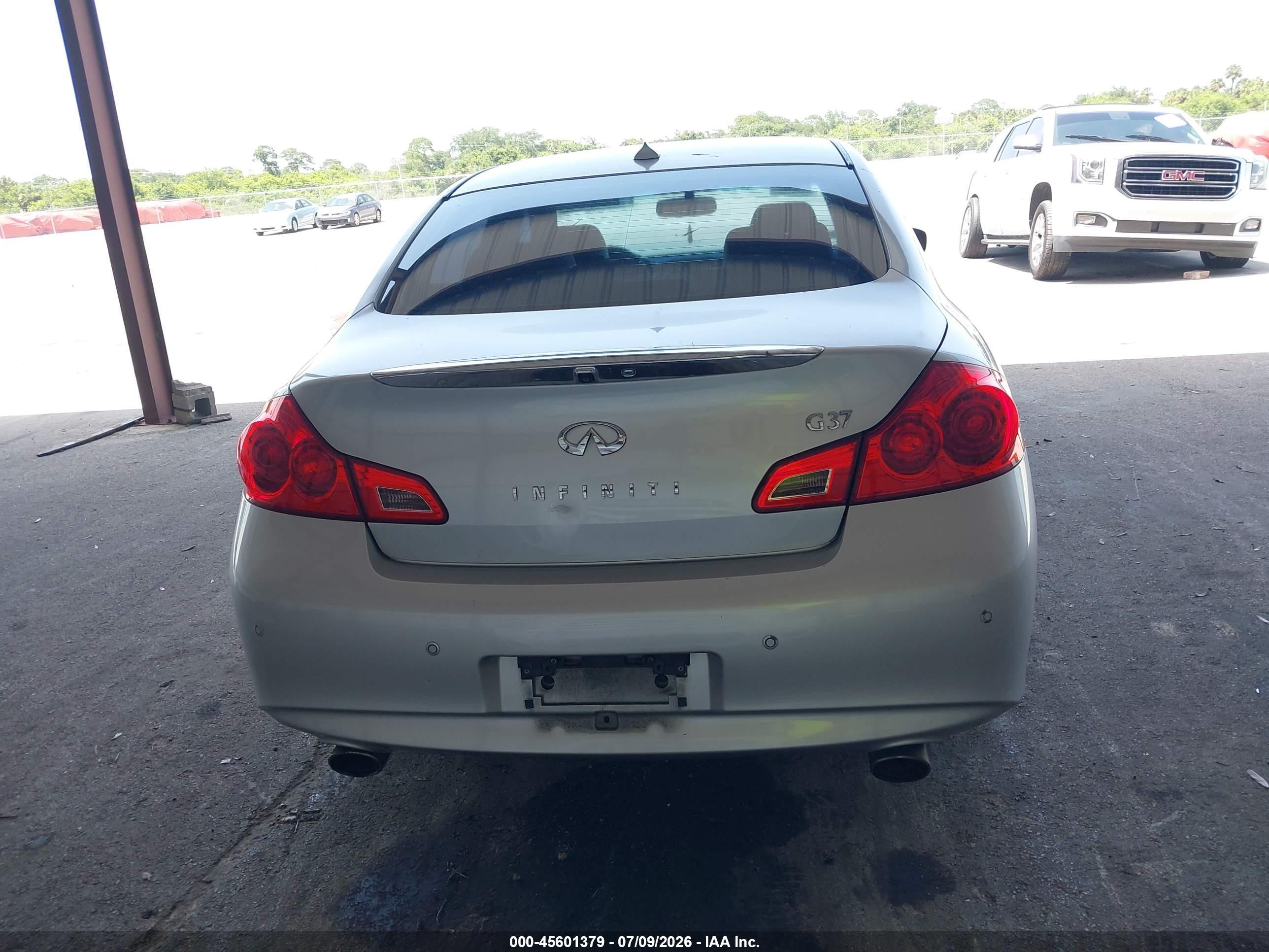 2013 Infiniti G37 Journey Silver vin: JN1CV6APXDM715849