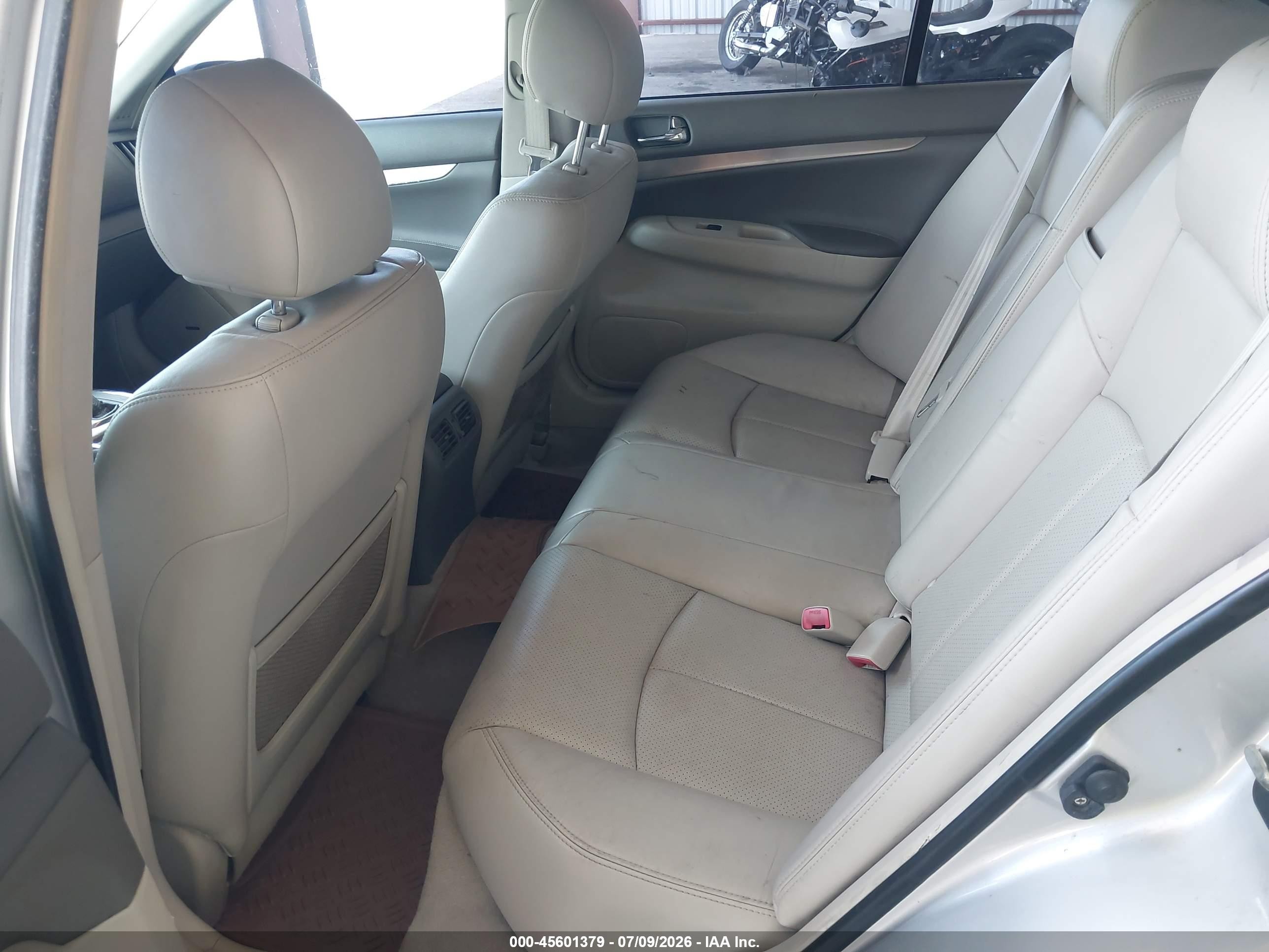 2013 Infiniti G37 Journey Silver vin: JN1CV6APXDM715849