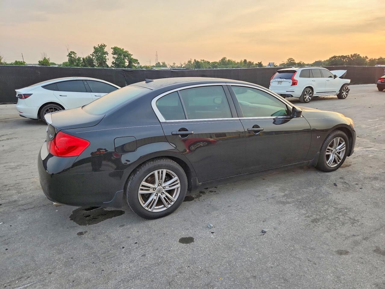 2015 Infiniti Q40 Base Black vin: JN1CV6APXFM501530