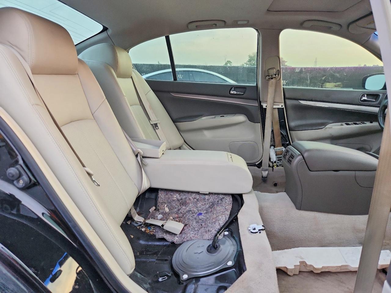 2015 Infiniti Q40 Base Black vin: JN1CV6APXFM501530