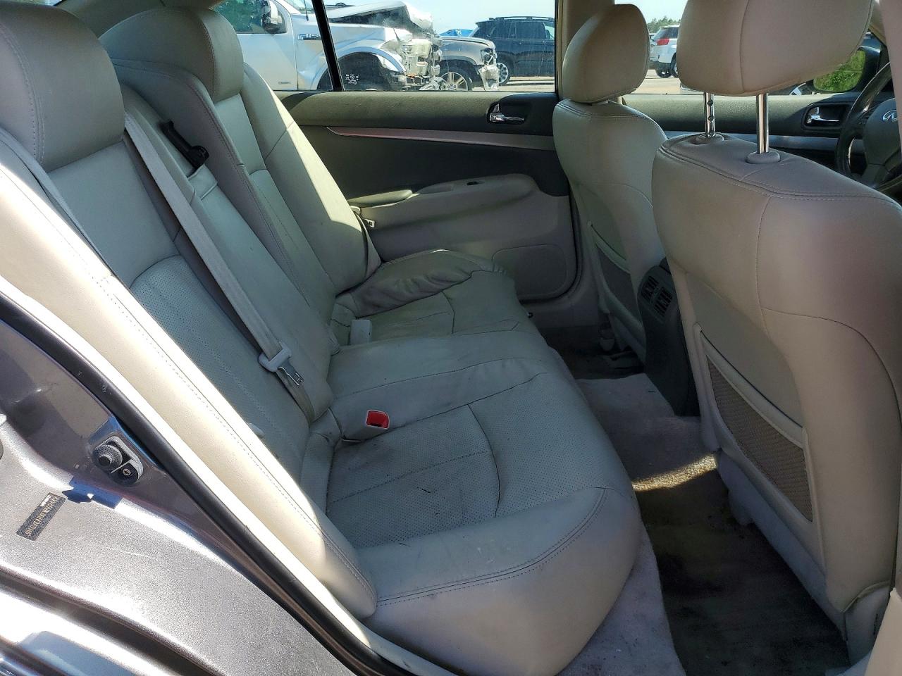 2015 Infiniti Q40 Base Gray vin: JN1CV6APXFM502449