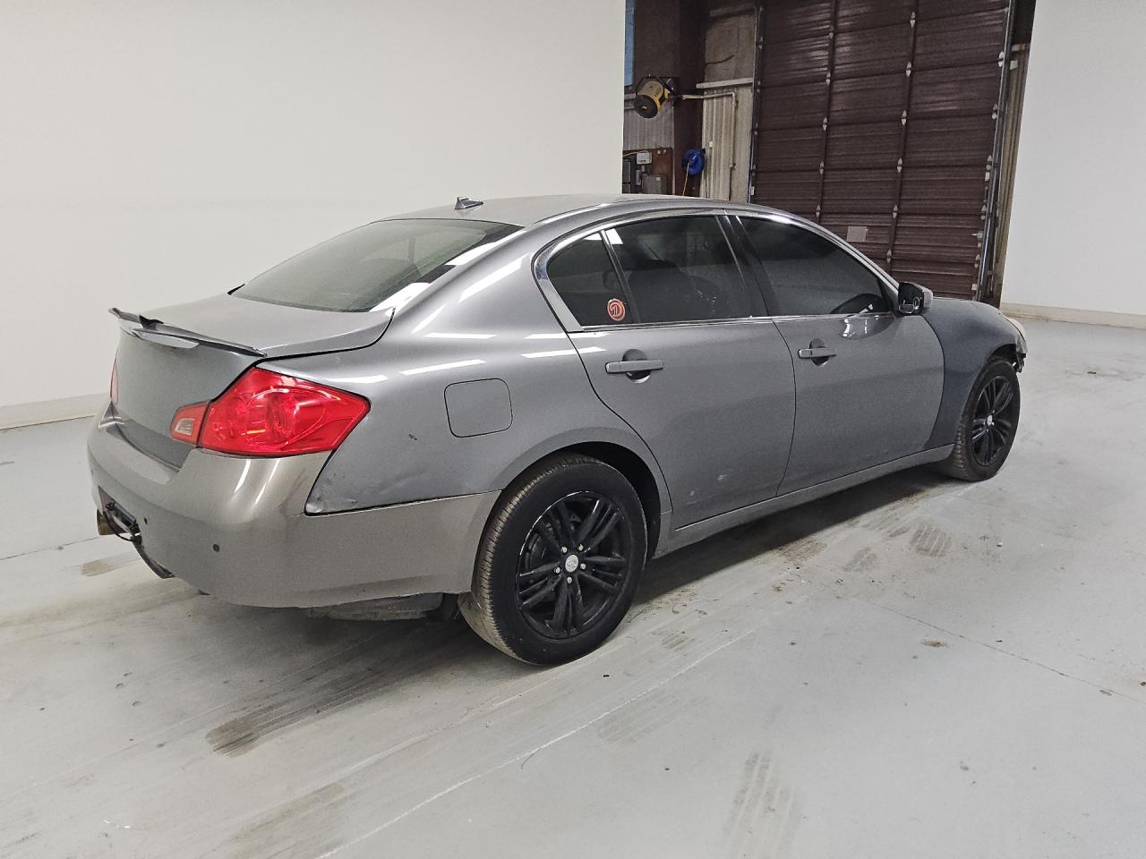 2012 Infiniti G37 Sedan X Серый vin: JN1CV6AR0CM681047 Damage: Right Qtr Panel, Dent(S) W/ Paint Dmg, > 12 Inches