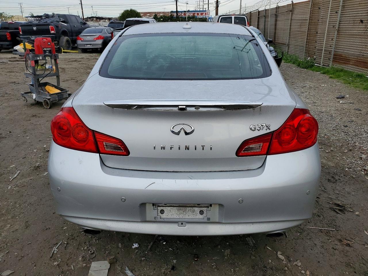 2012 Infiniti G37 Silver vin: JN1CV6AR0CM970963