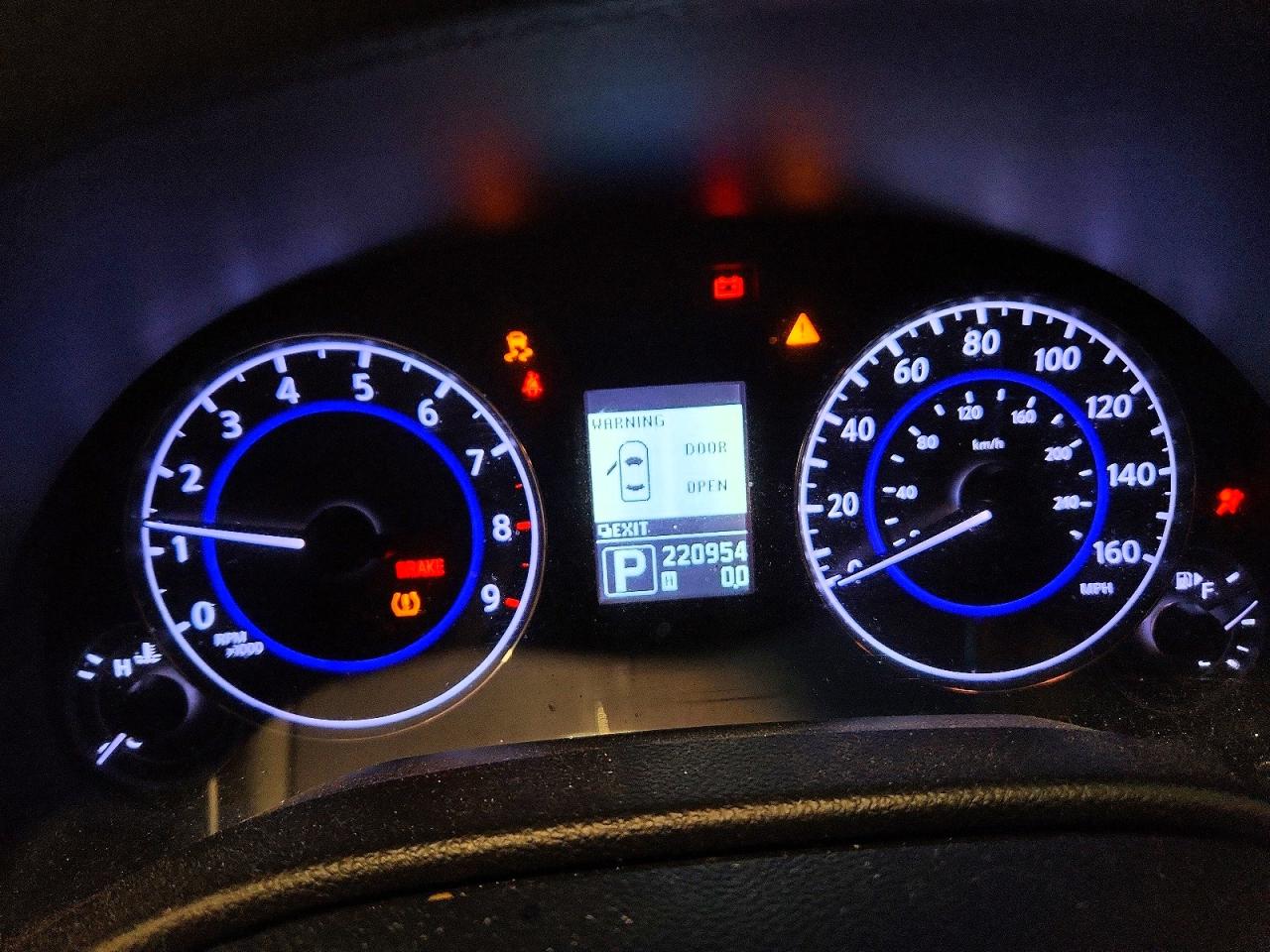 2012 Infiniti G37 Silver vin: JN1CV6AR0CM971692