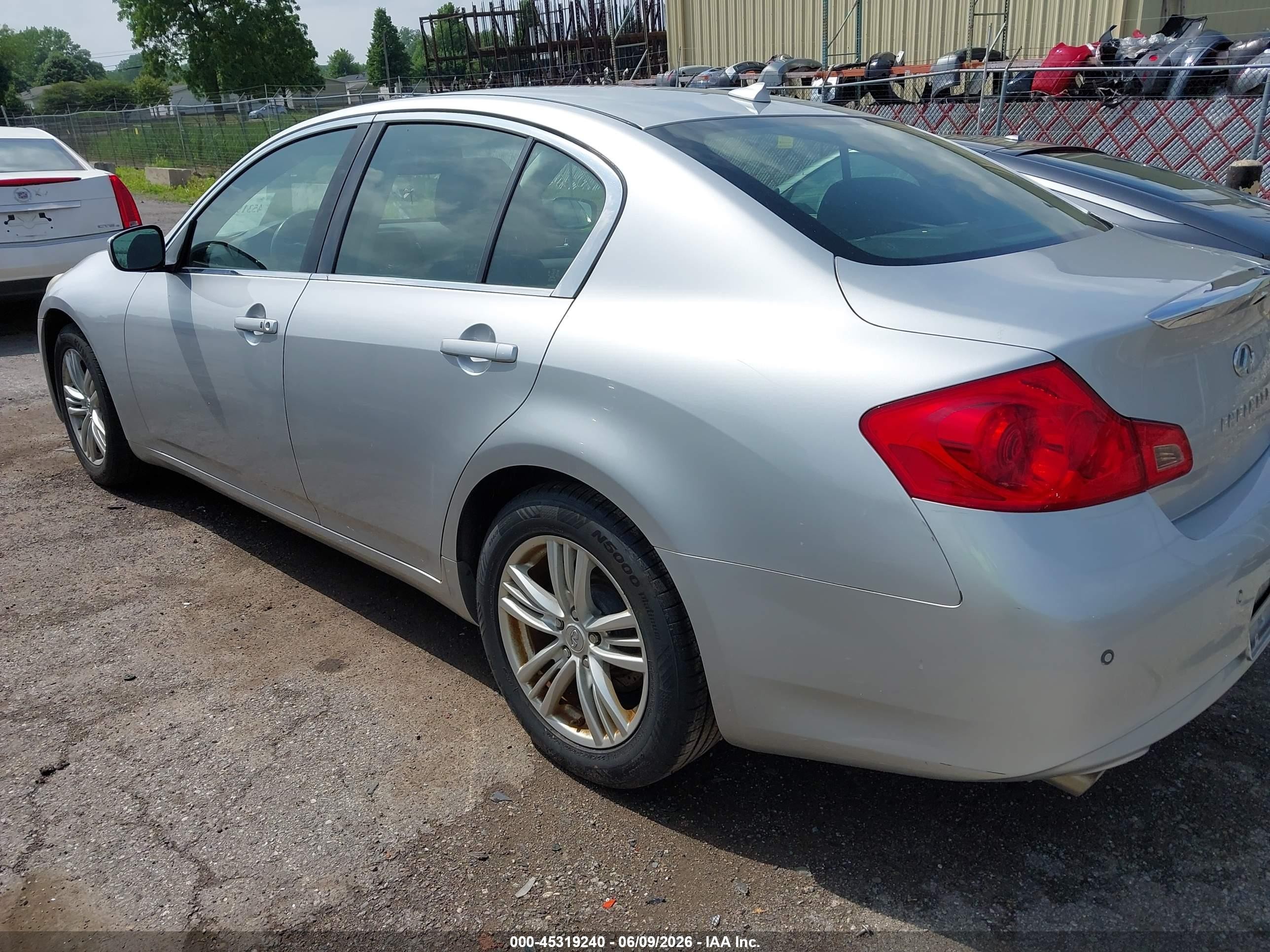 2013 Infiniti G37x   Серебряный vin: JN1CV6AR0DM751793
