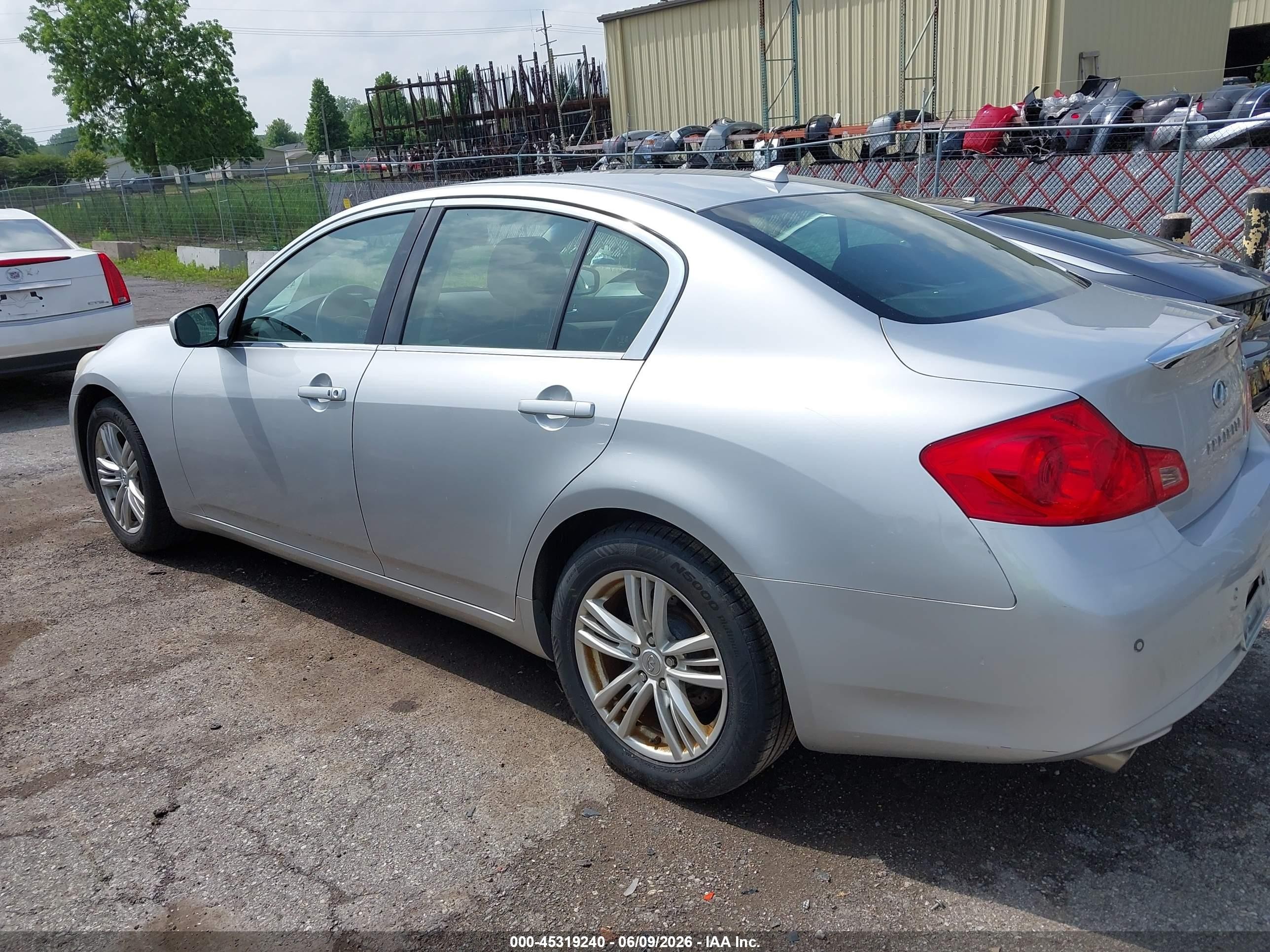 2013 Infiniti G37x   Серебряный vin: JN1CV6AR0DM751793
