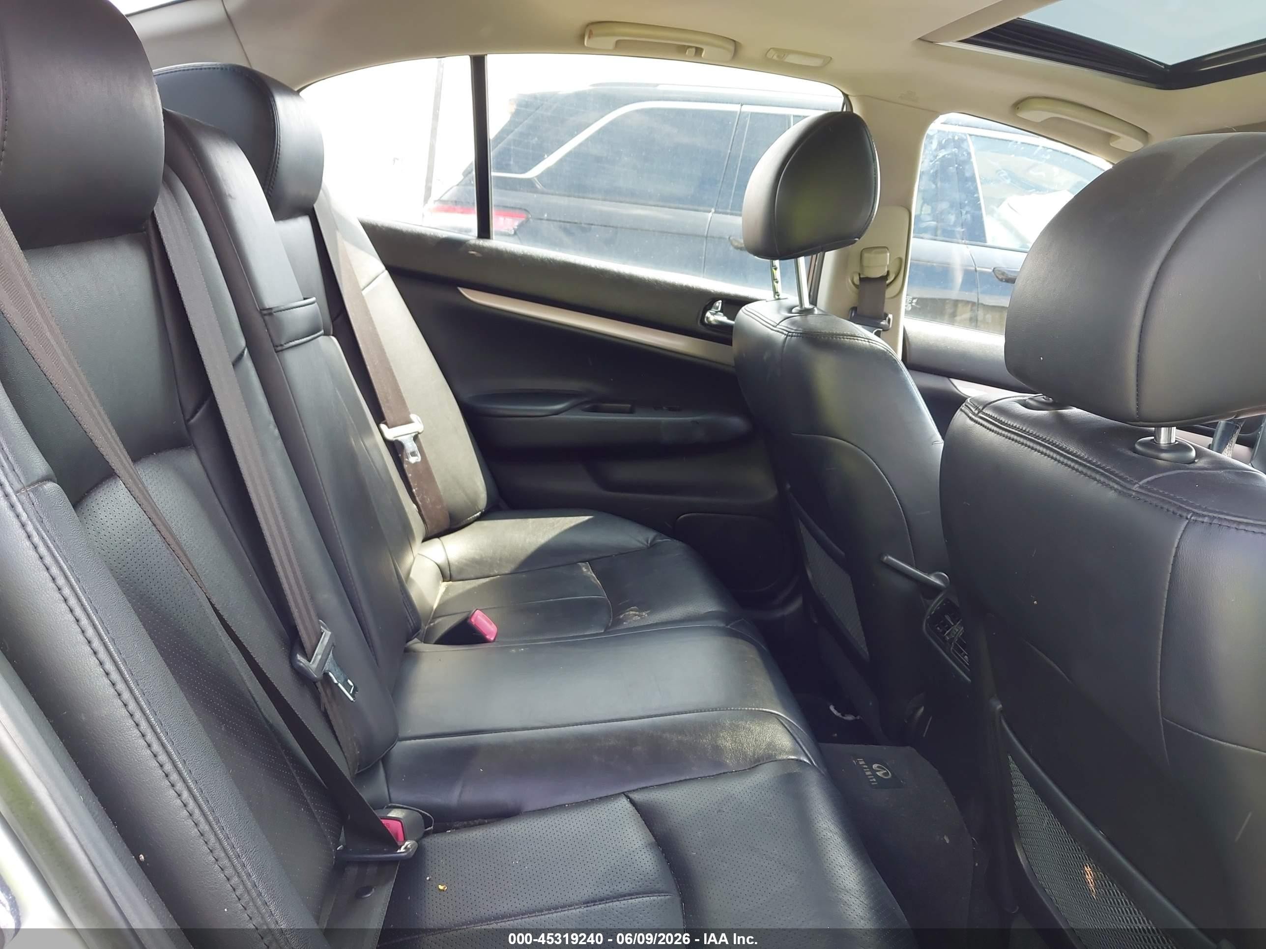 2013 Infiniti G37x   Серебряный vin: JN1CV6AR0DM751793