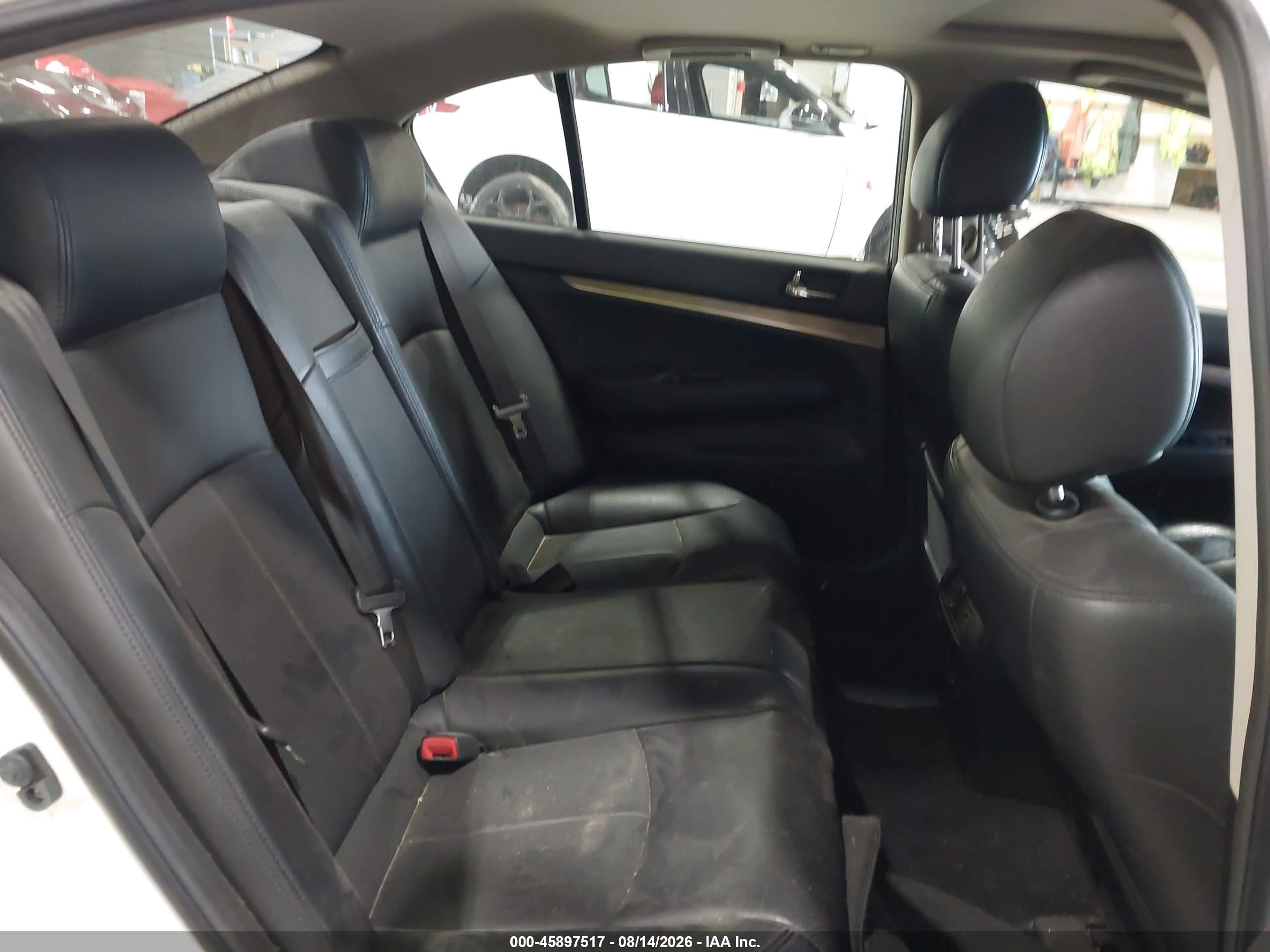 2015 Infiniti Q40   White vin: JN1CV6AR0FM522789