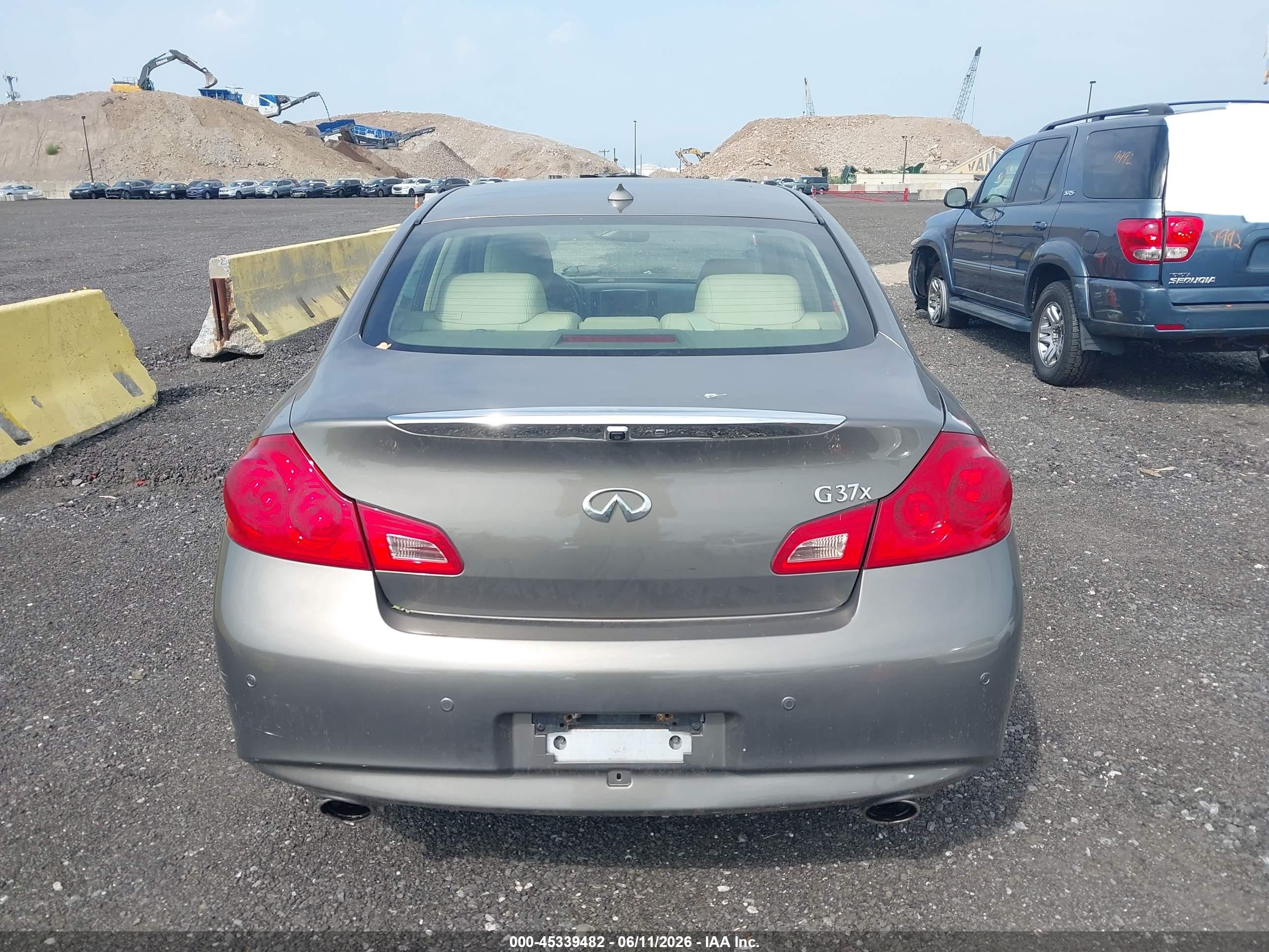 2012 Infiniti G37x   Beige vin: JN1CV6AR1CM681235
