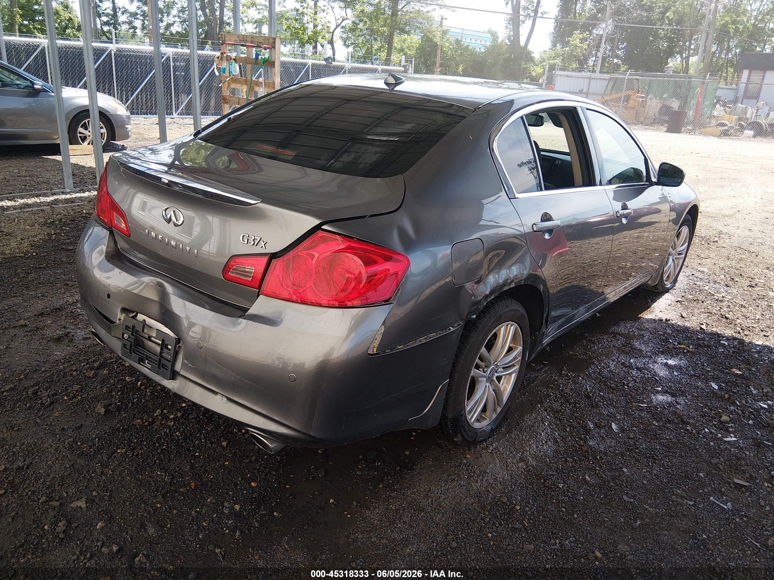 2013 Infiniti G37x   Серый vin: JN1CV6AR1DM764083