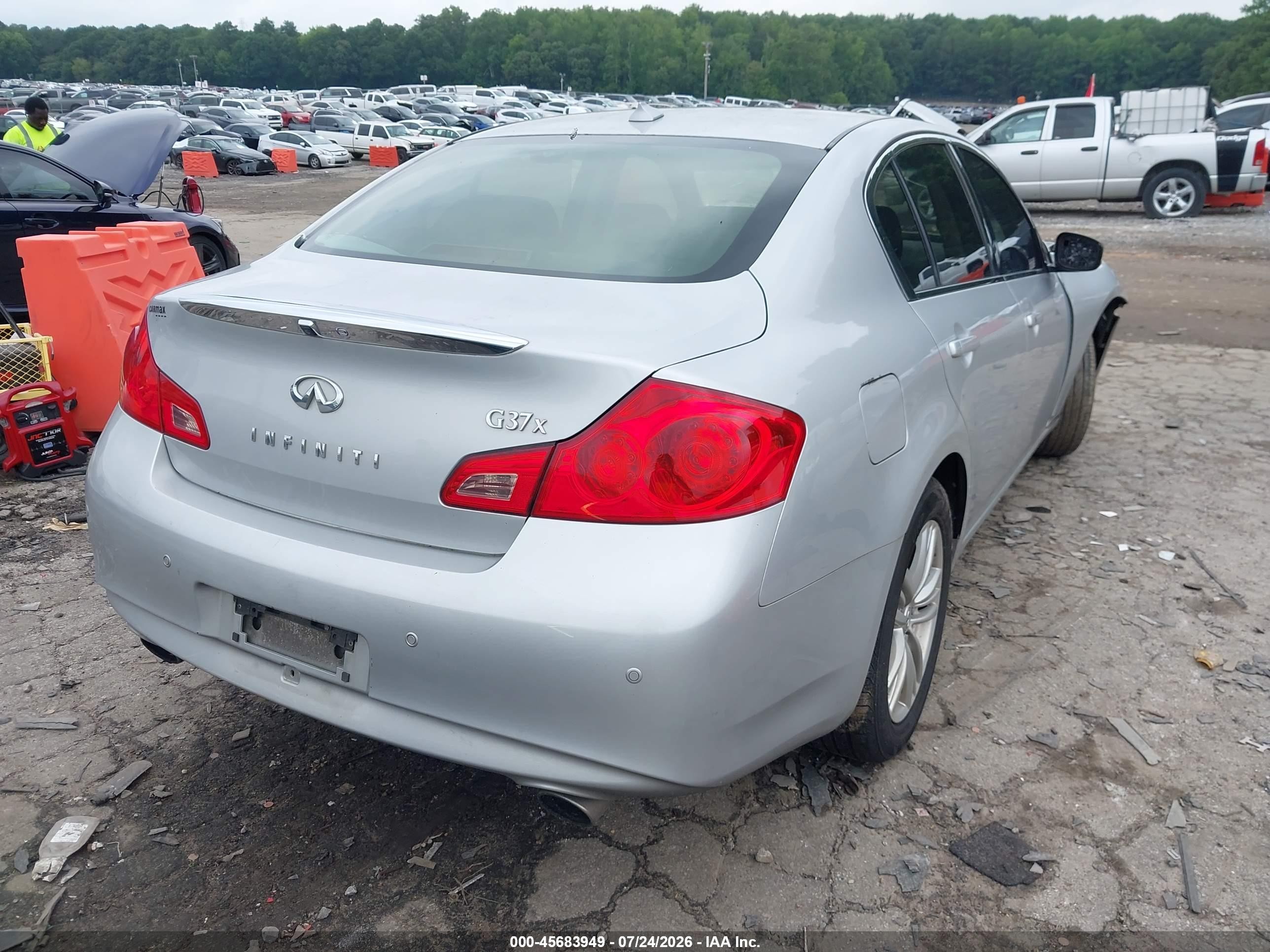 2013 Infiniti G37x   Серебряный vin: JN1CV6AR1DM766514