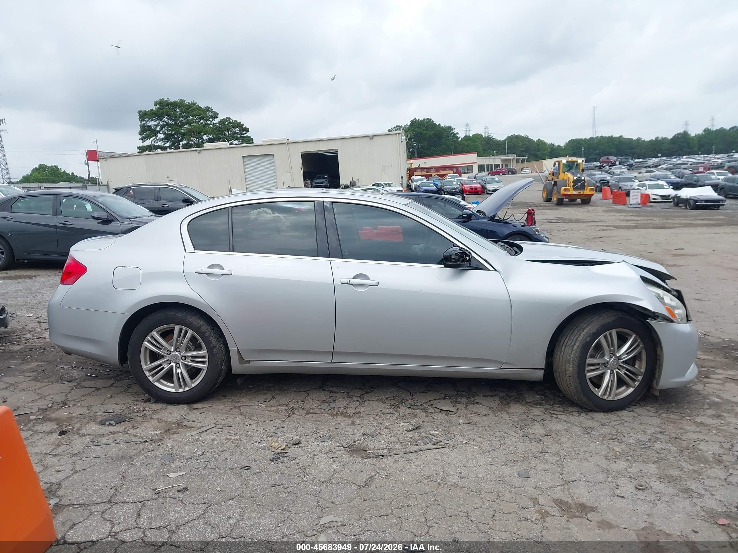 2013 Infiniti G37x   Серебряный vin: JN1CV6AR1DM766514