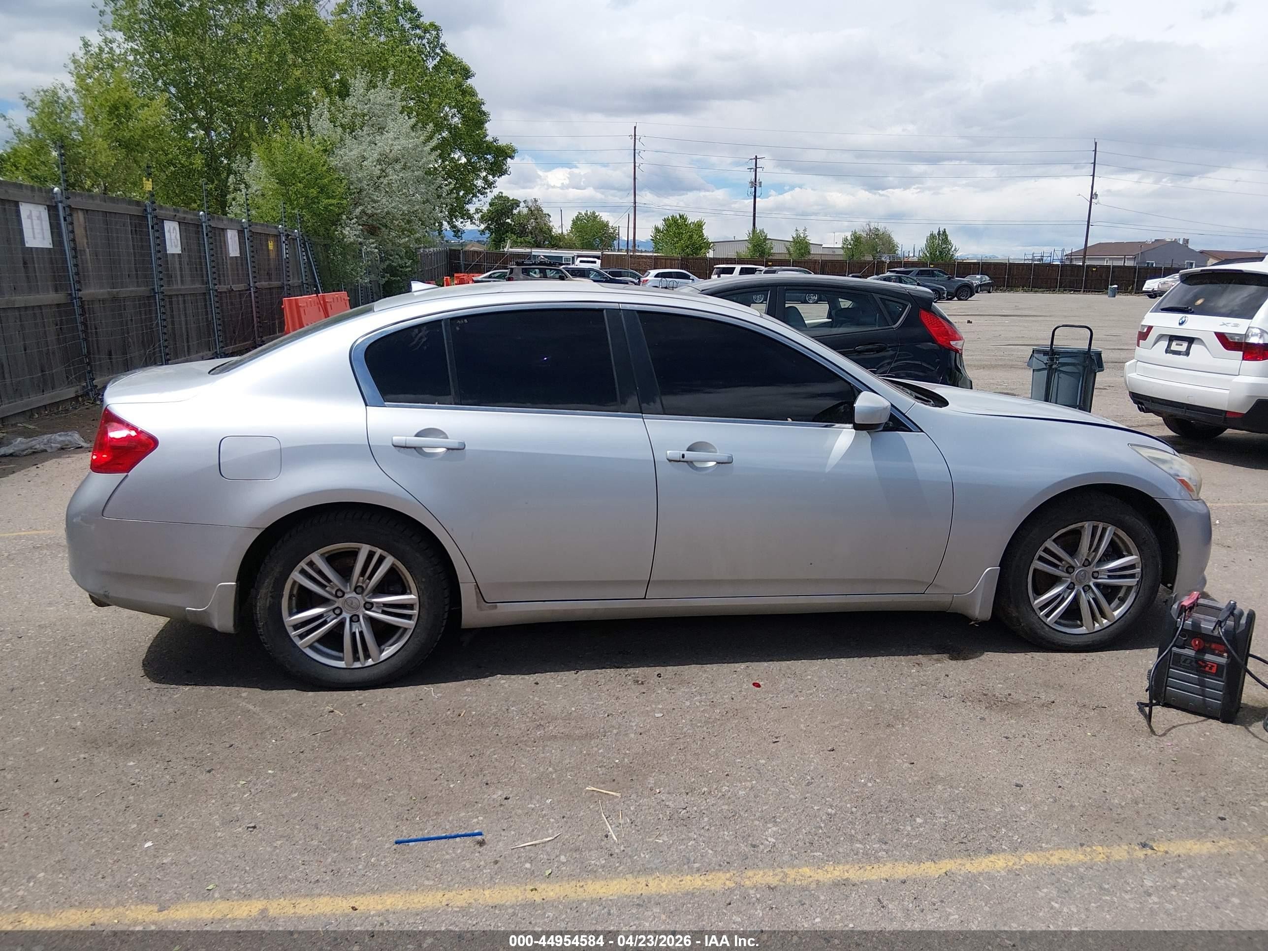 2013 Infiniti G37x   Серебряный vin: JN1CV6AR1DM768540