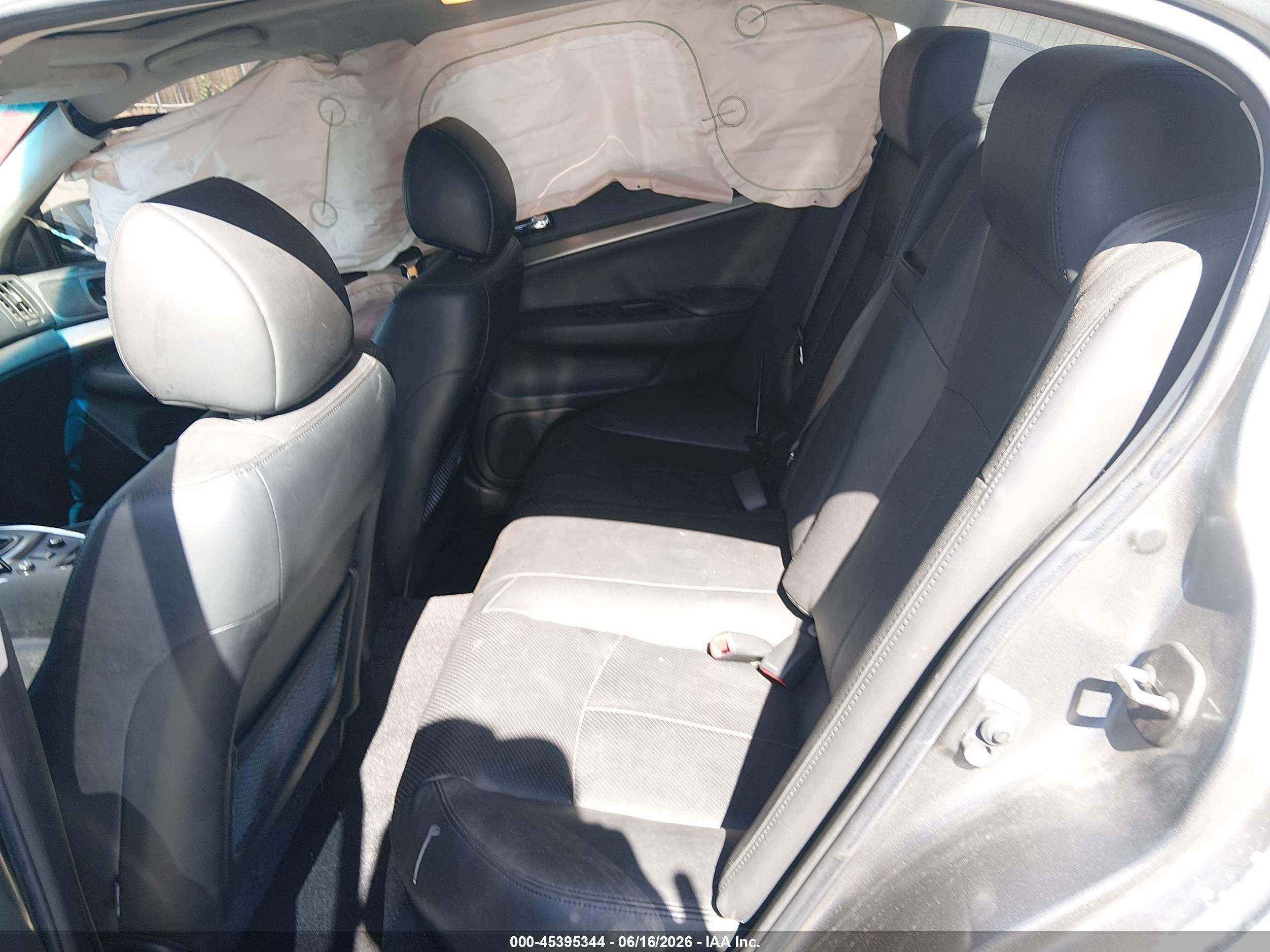 2013 Infiniti G37x Серебряный vin: JN1CV6AR1DM768859