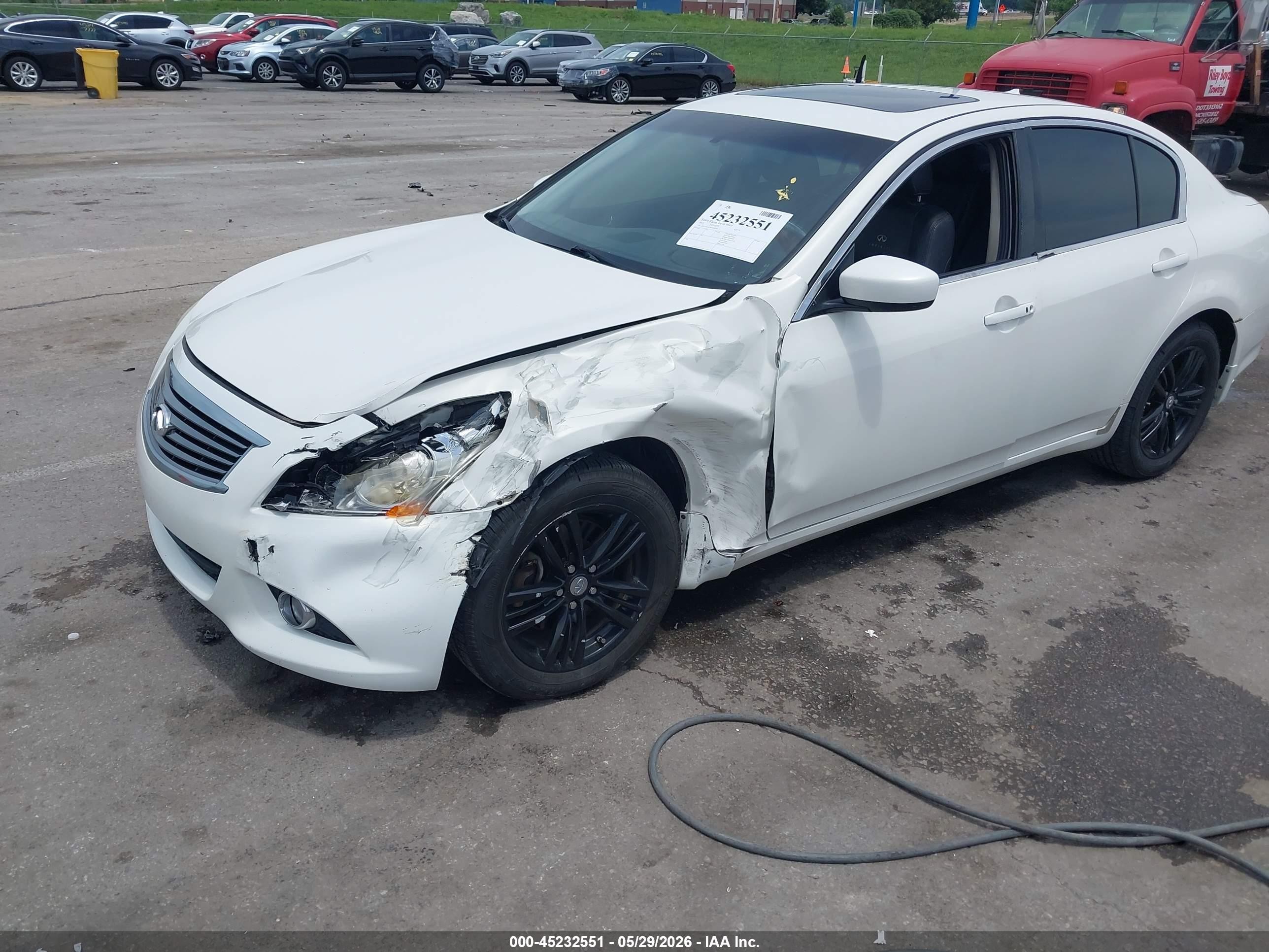 2011 Infiniti G37x   Белый vin: JN1CV6AR2BM350758